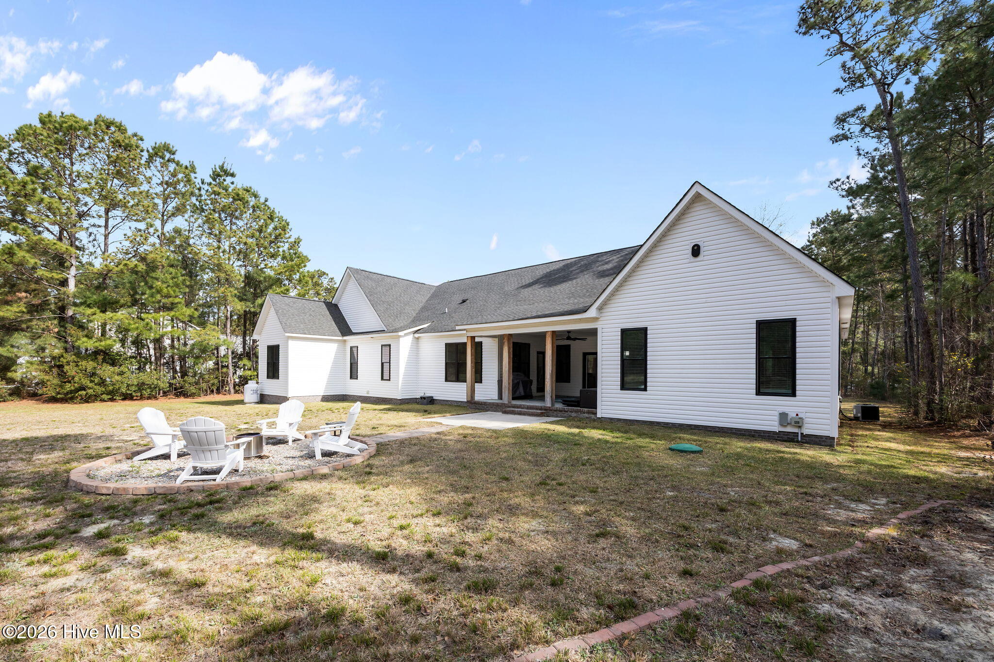 100563547 | Photo 35