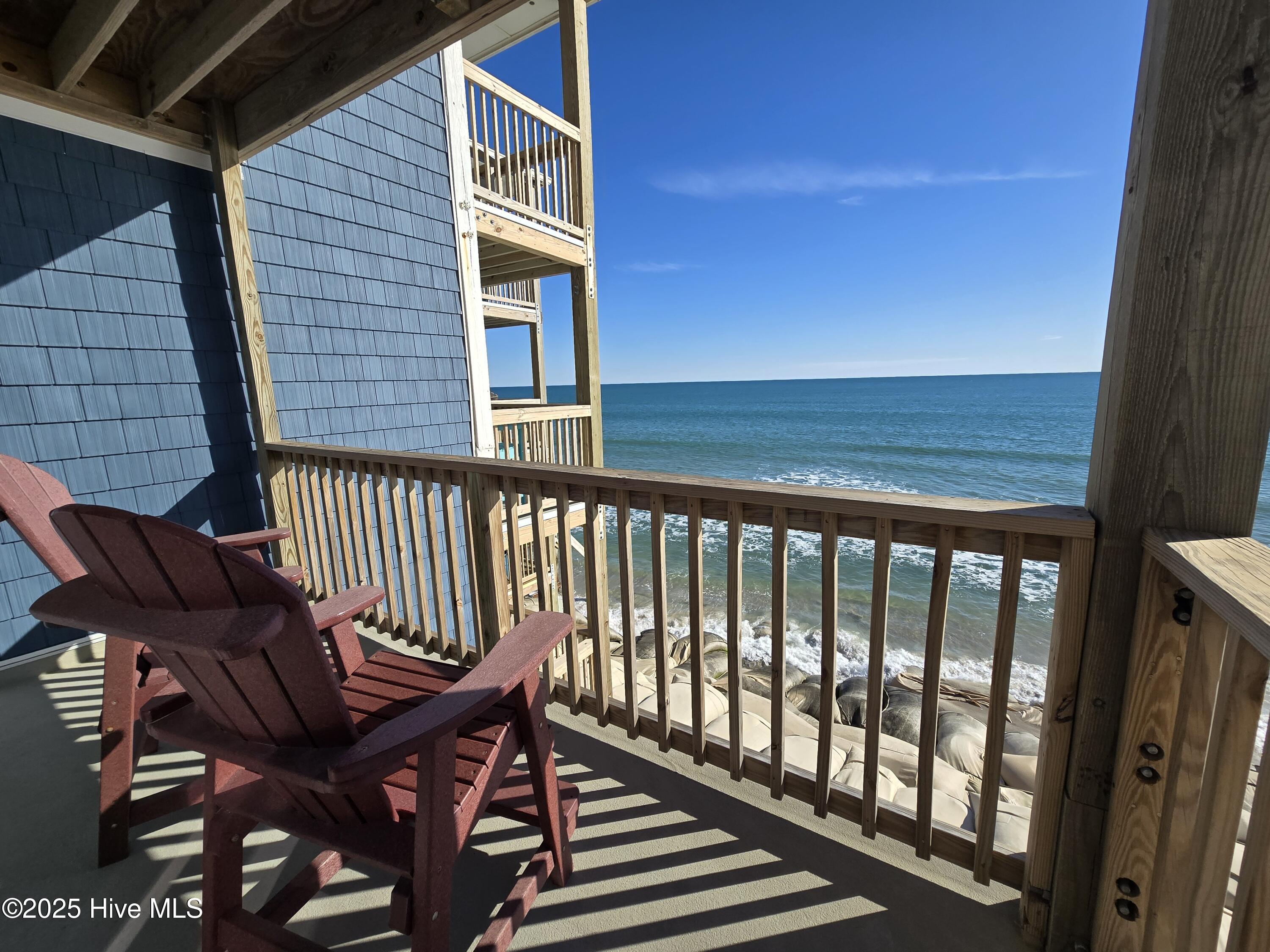 100482107 | Photo 25