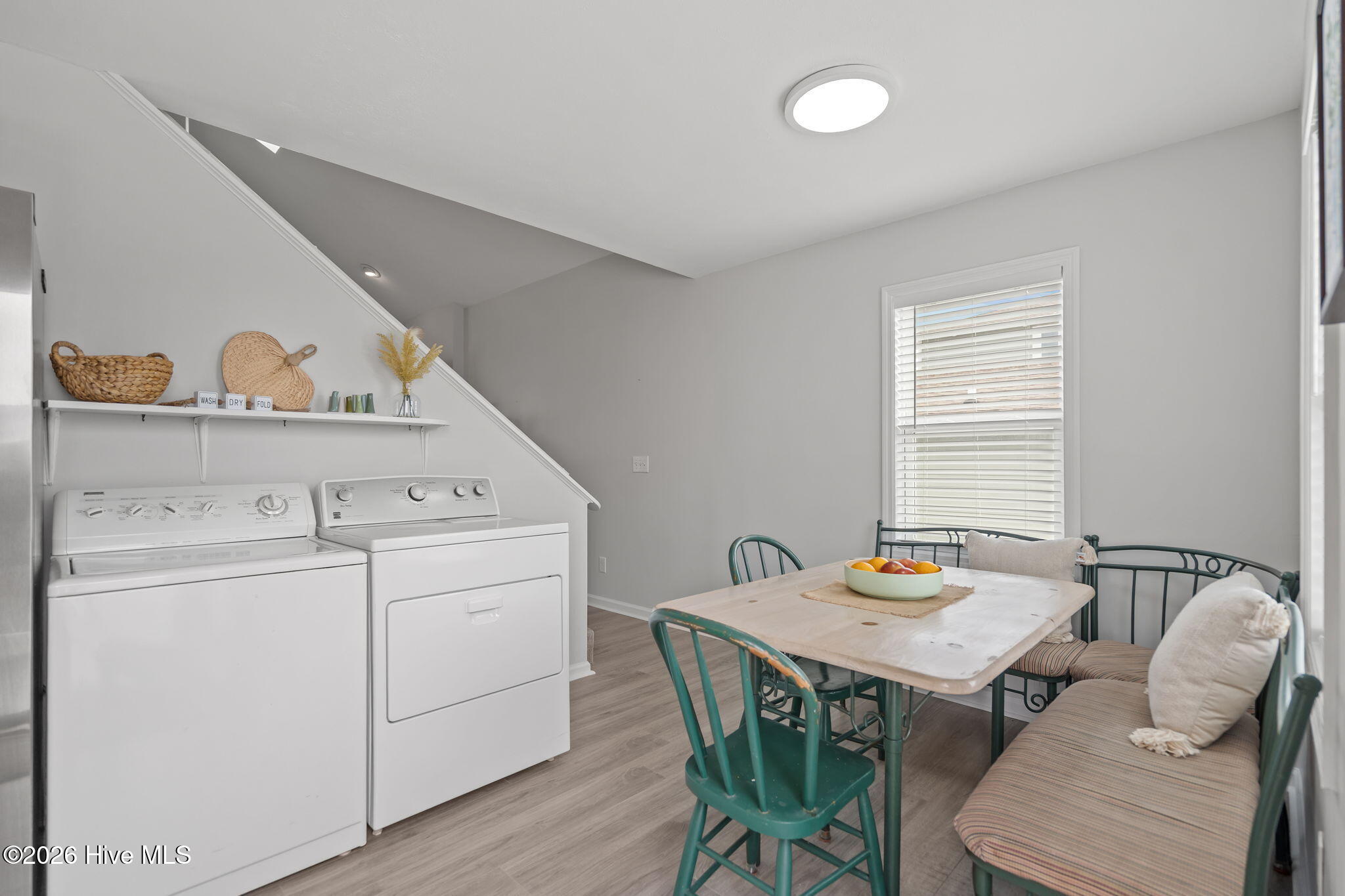 100562748 | Photo 41