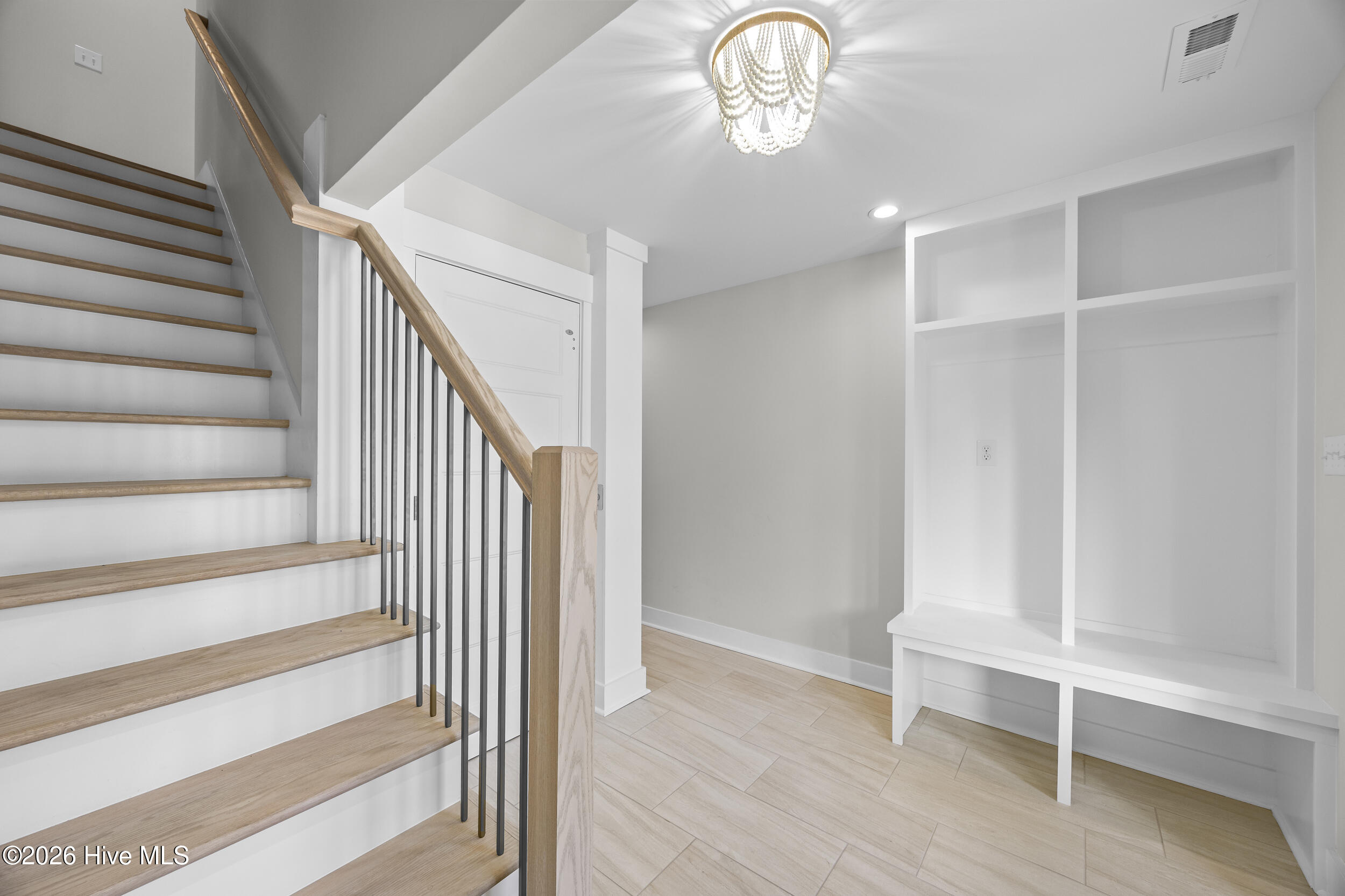 100543064 | Photo 11