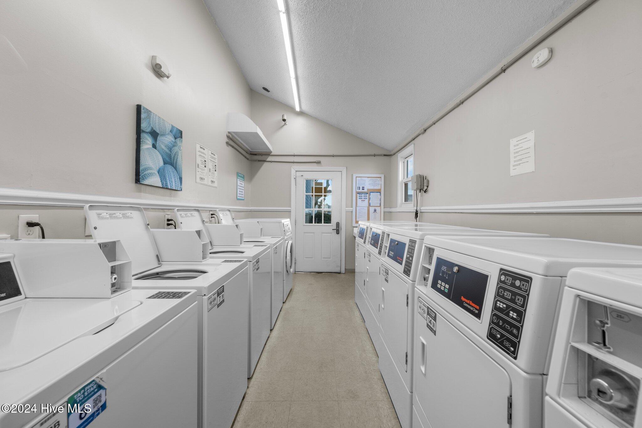 100480153 | Photo 45