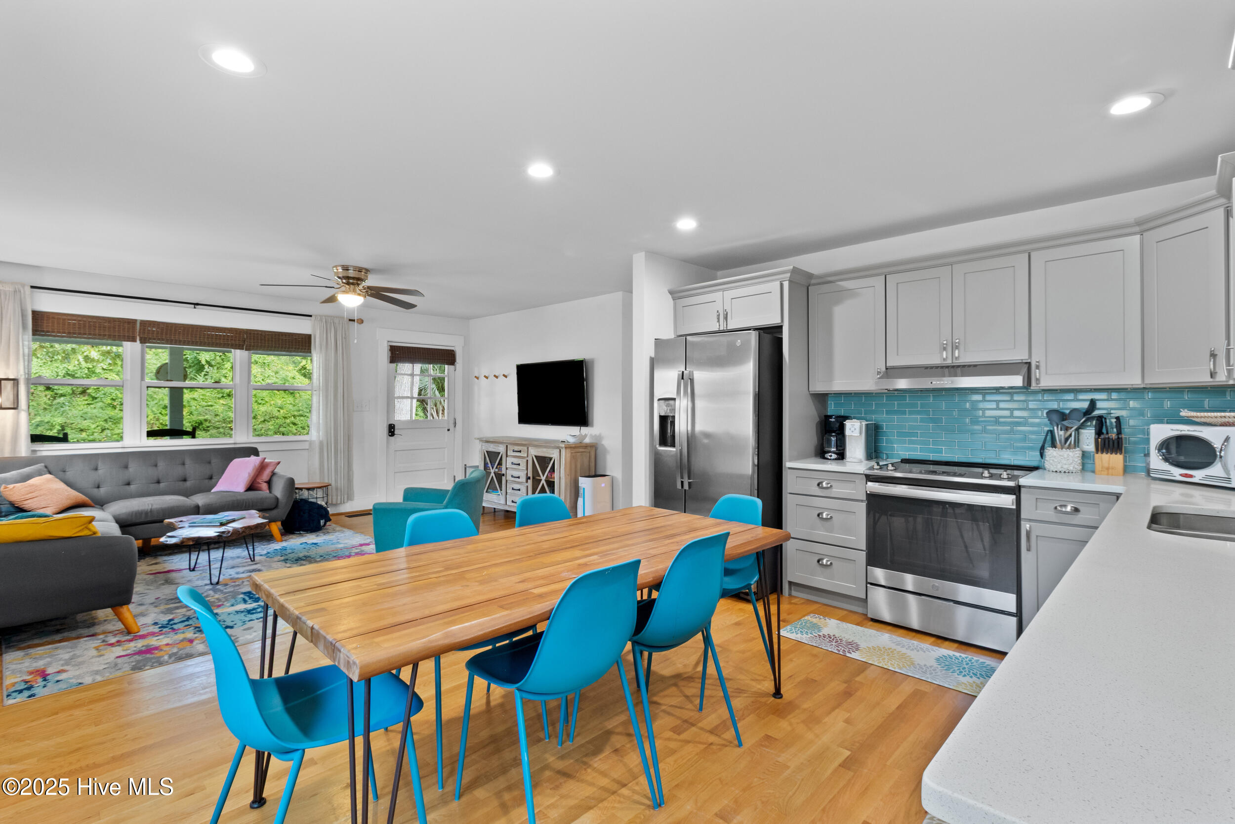 100557654 | Photo 11