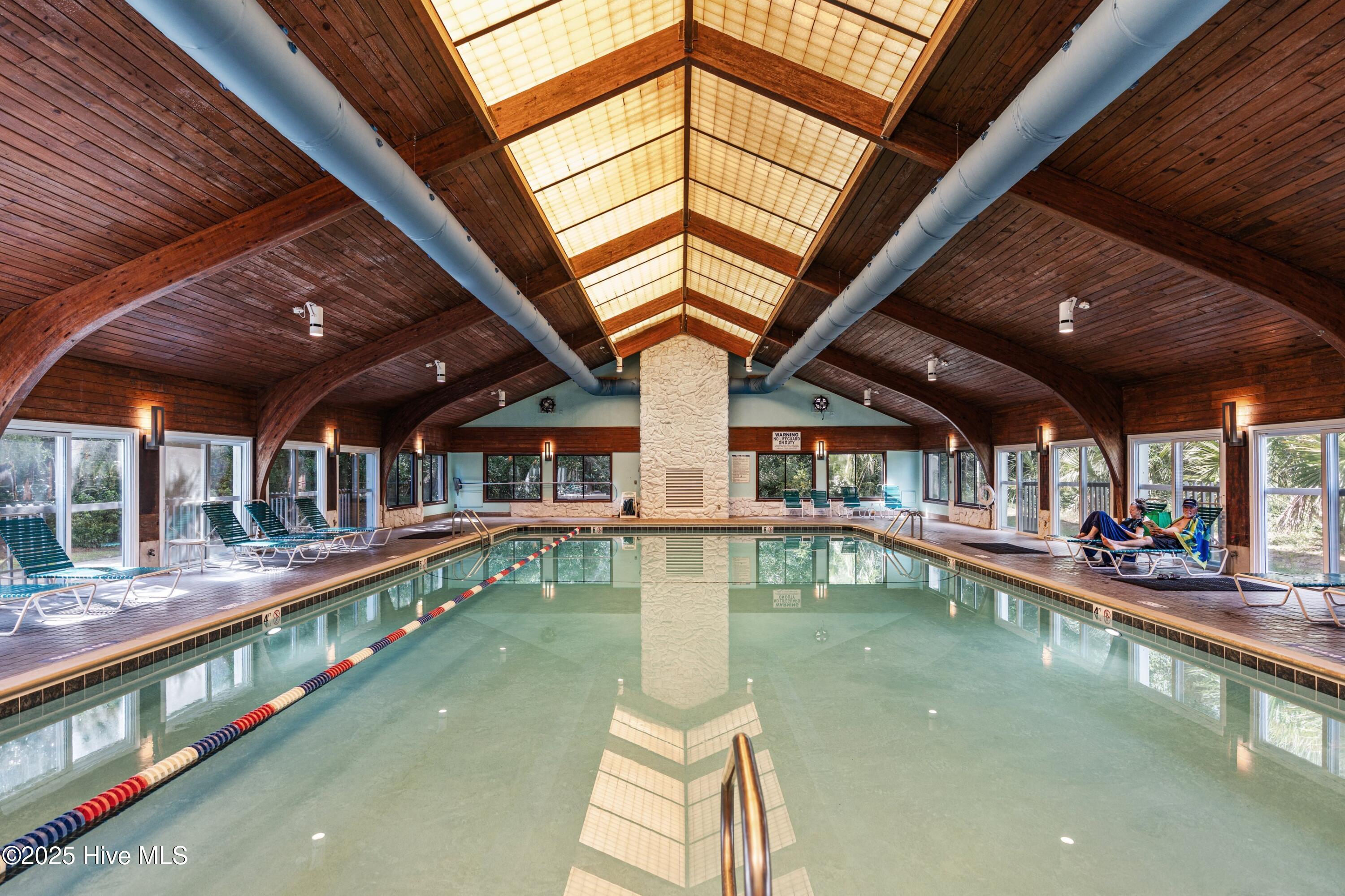 100532800 | Photo 52