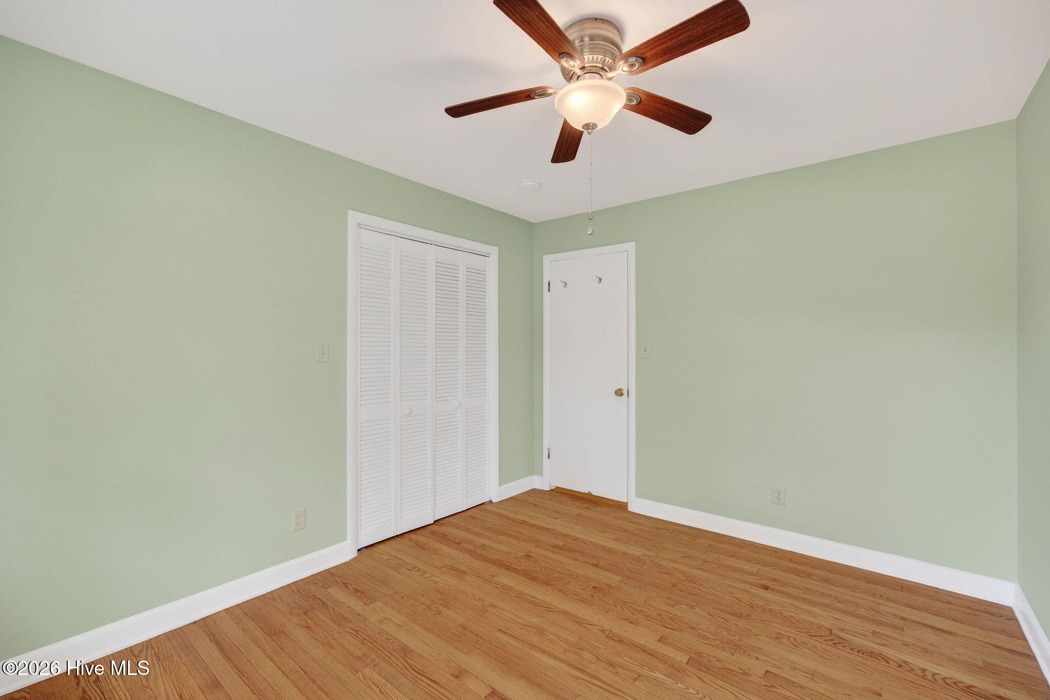 100557140 | Photo 24