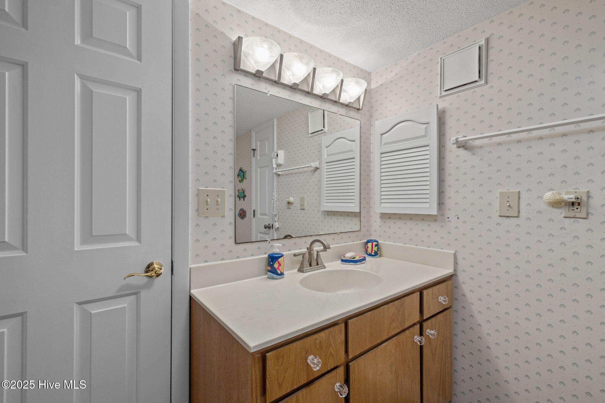 100513816 | Photo 11