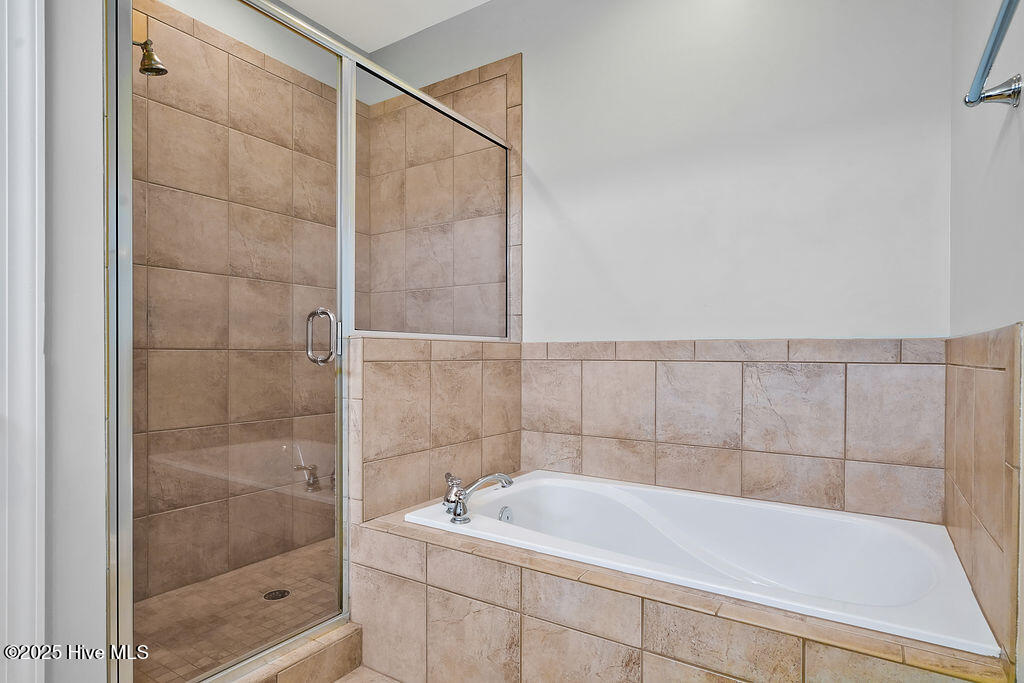 100550184 | Photo 30