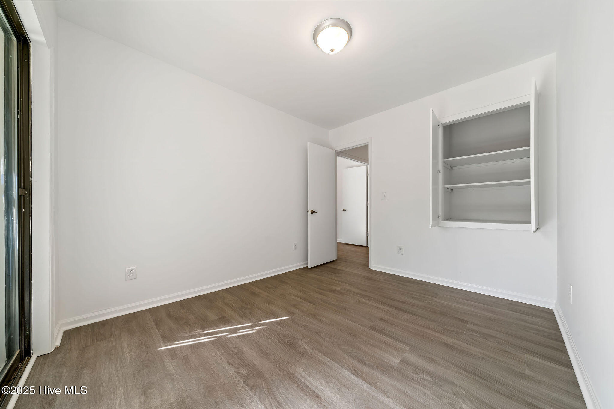 100522130 | Photo 29