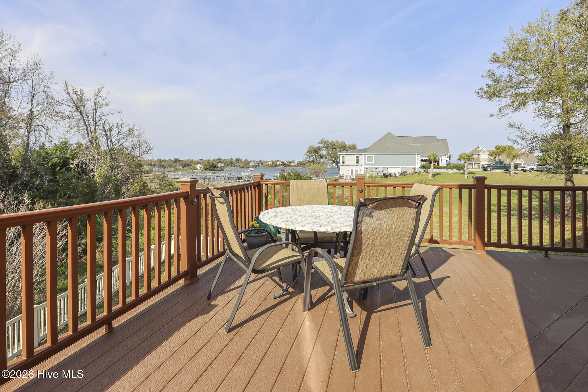 100564942 | Photo 75