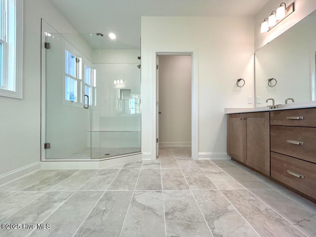 100510089 | Photo 77