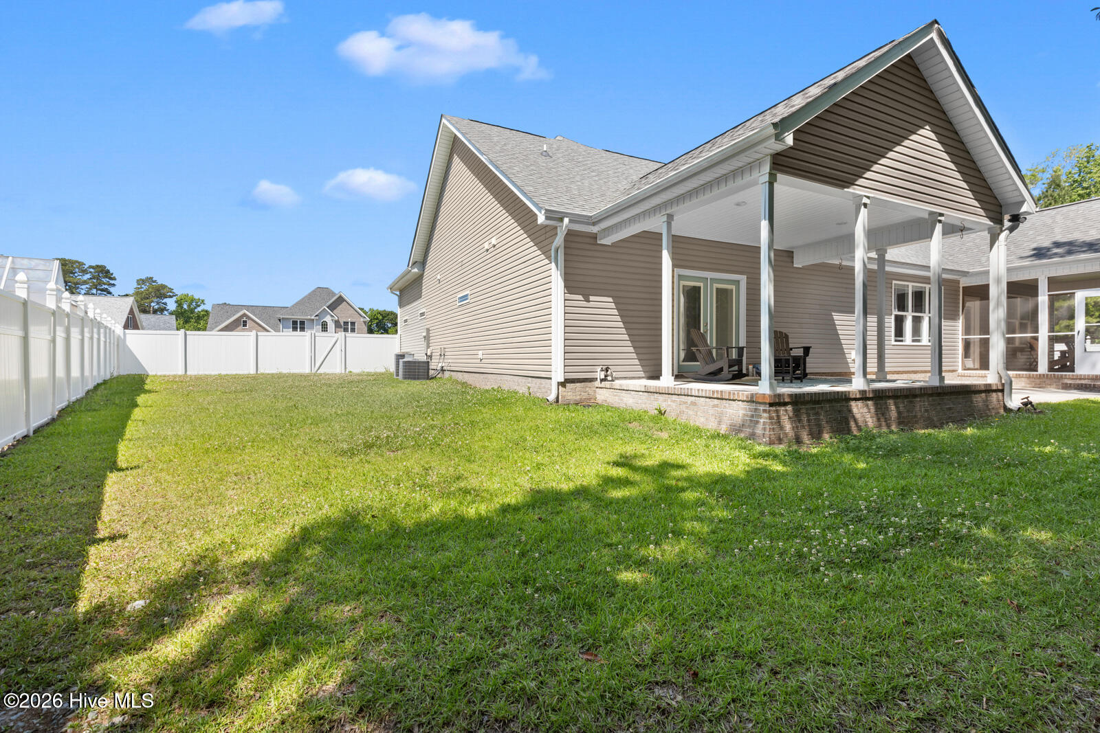 402 King Richard Court,Jacksonville