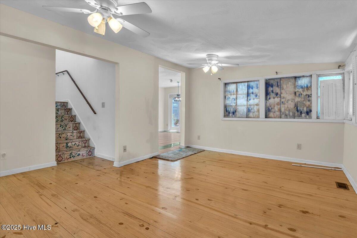 100515601 | Photo 30