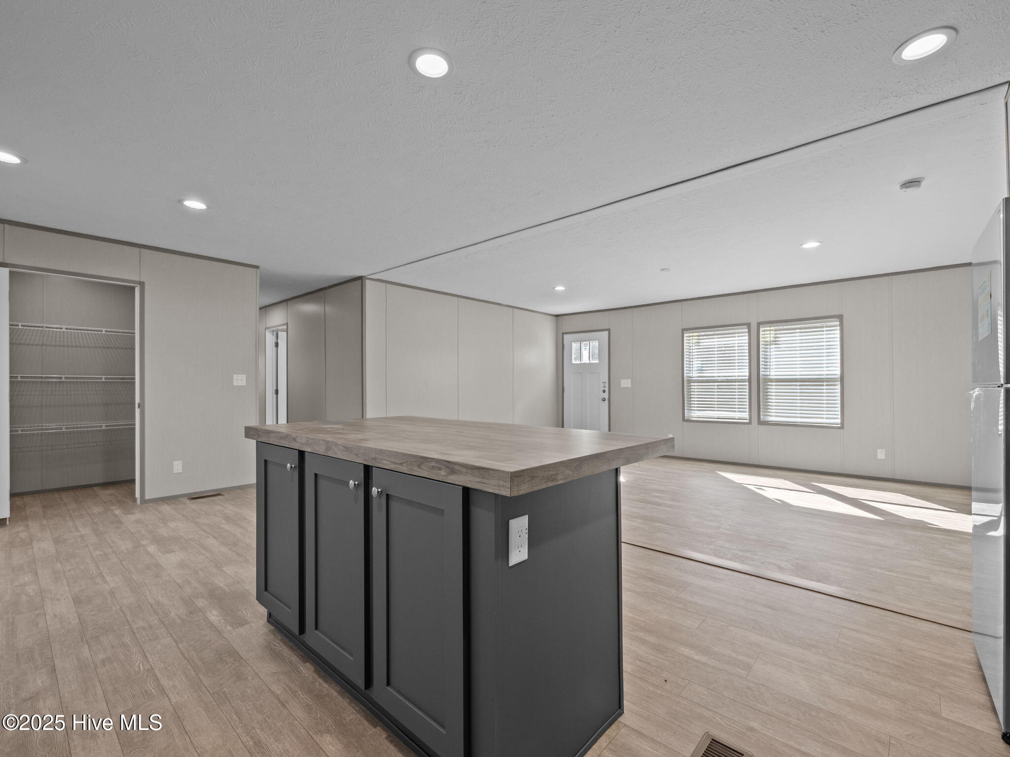 100541936 | Photo 36