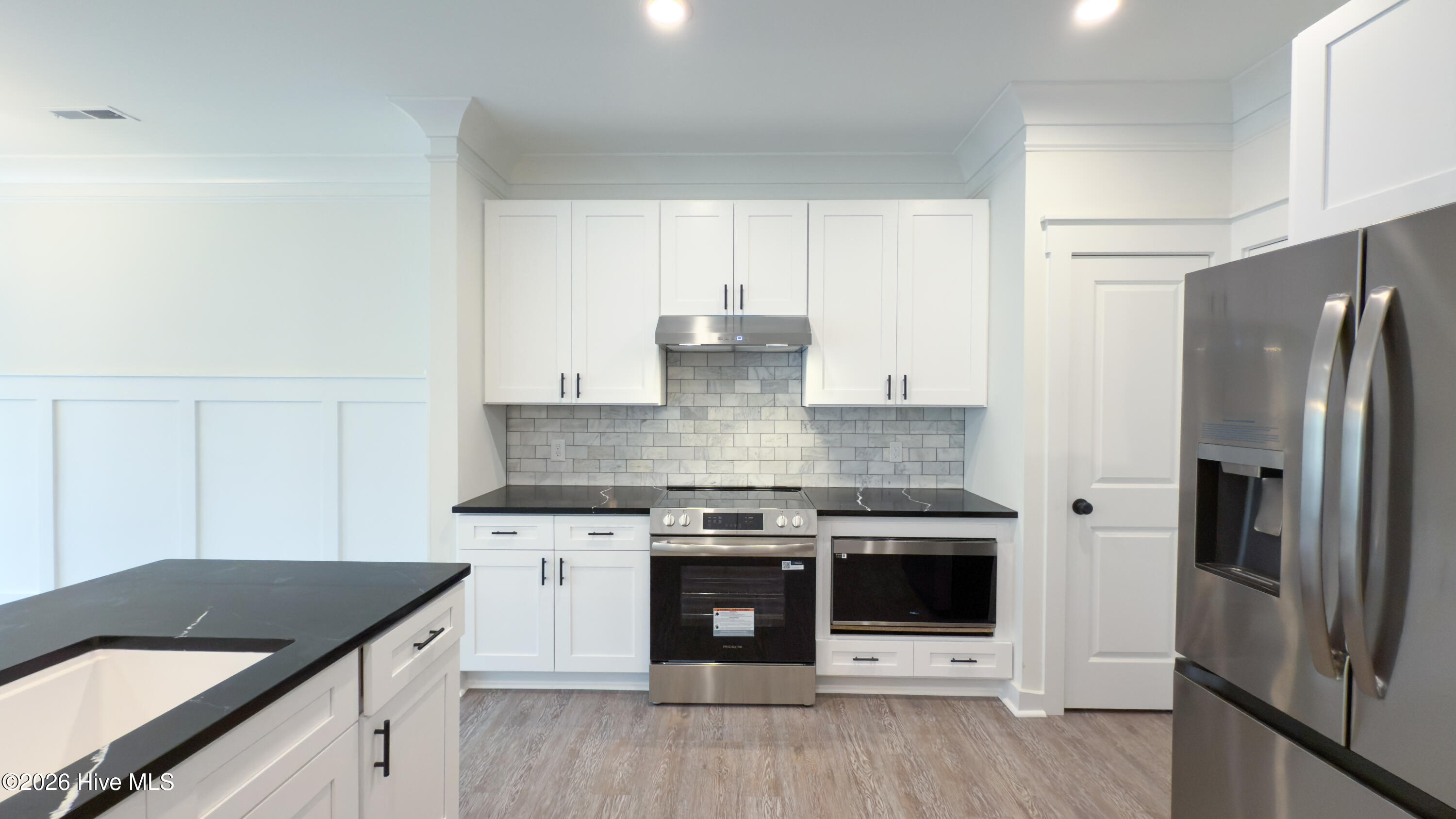 100550170 | Photo 13