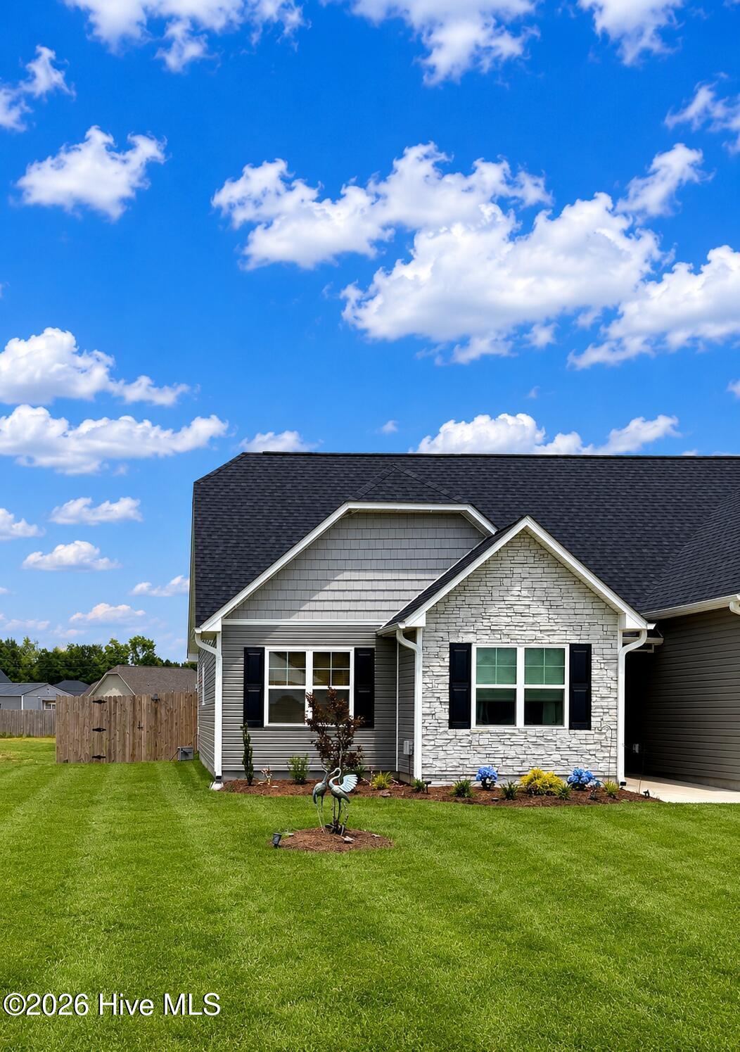 324 Cotton Hl Place,Hubert