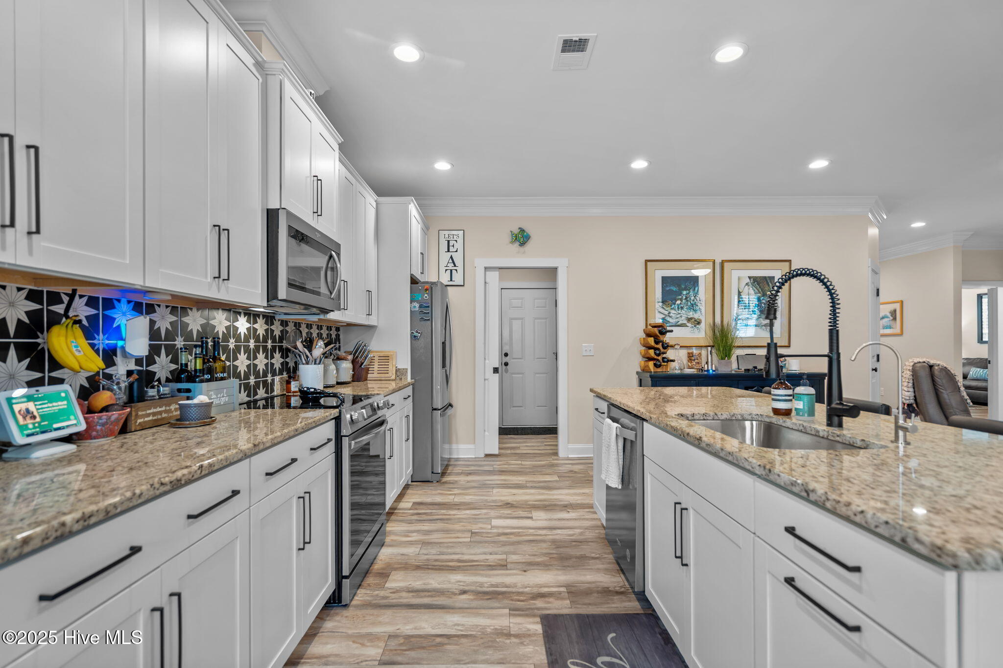 100552886 | Photo 17