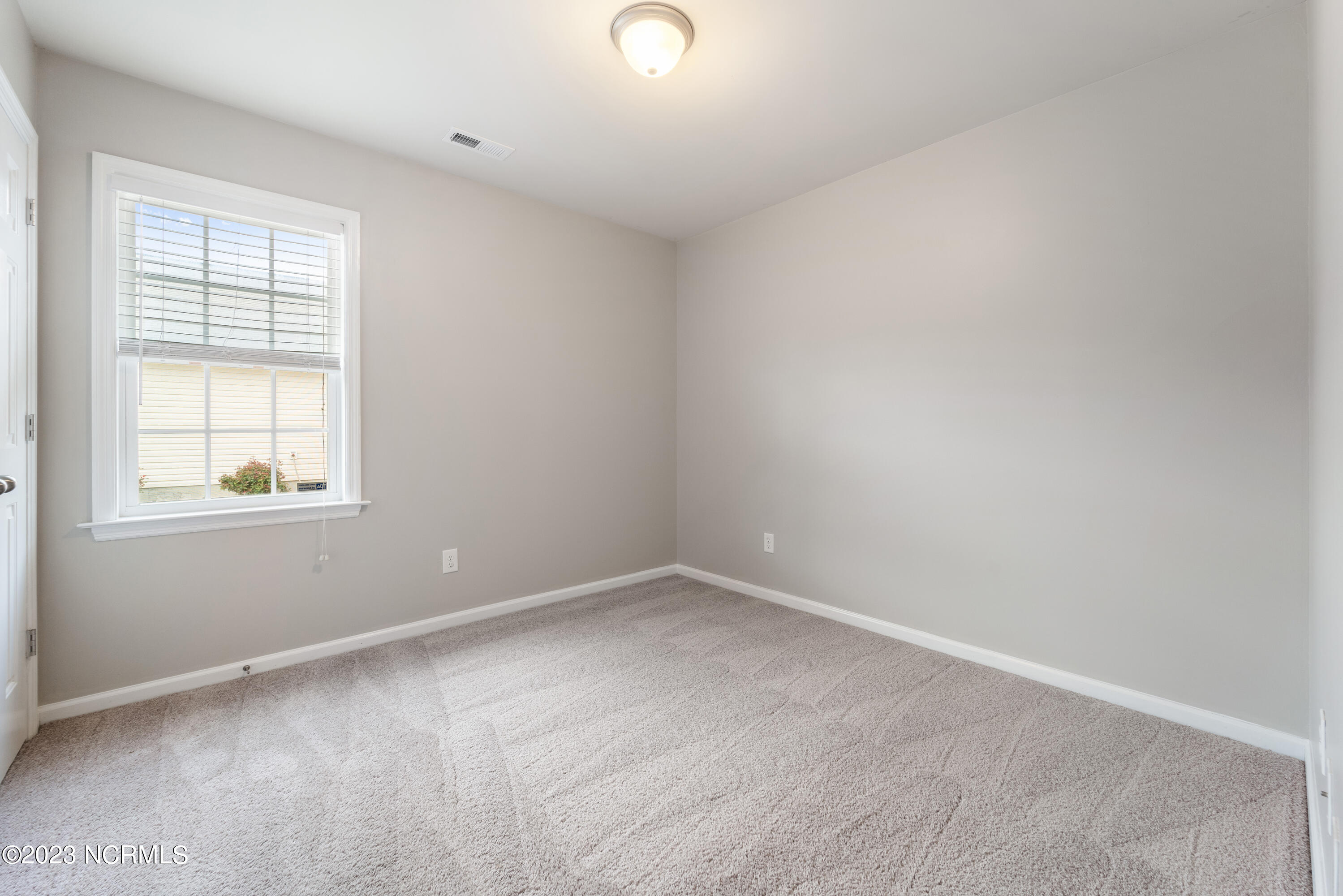 100564586 | Photo 13