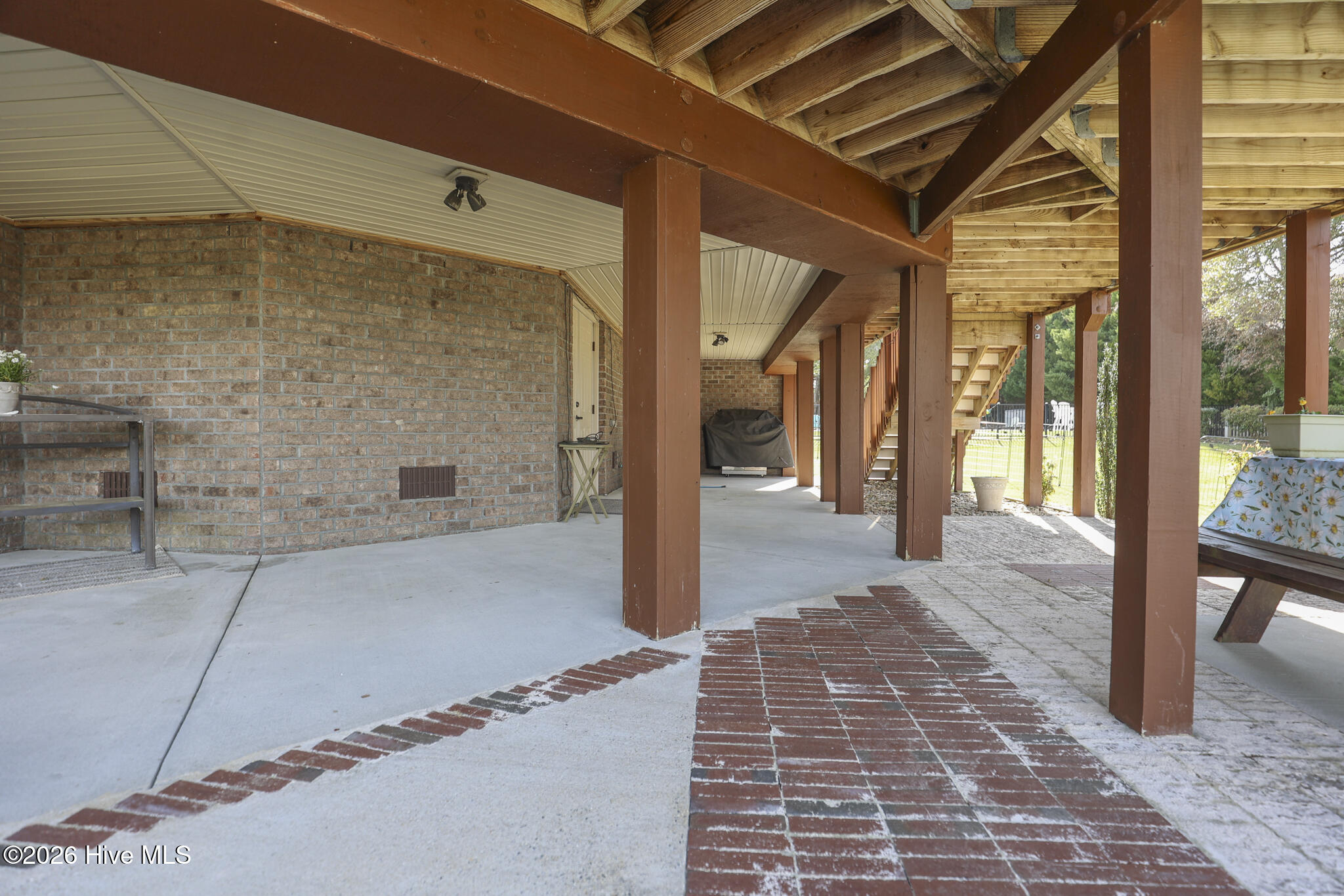 100564942 | Photo 64