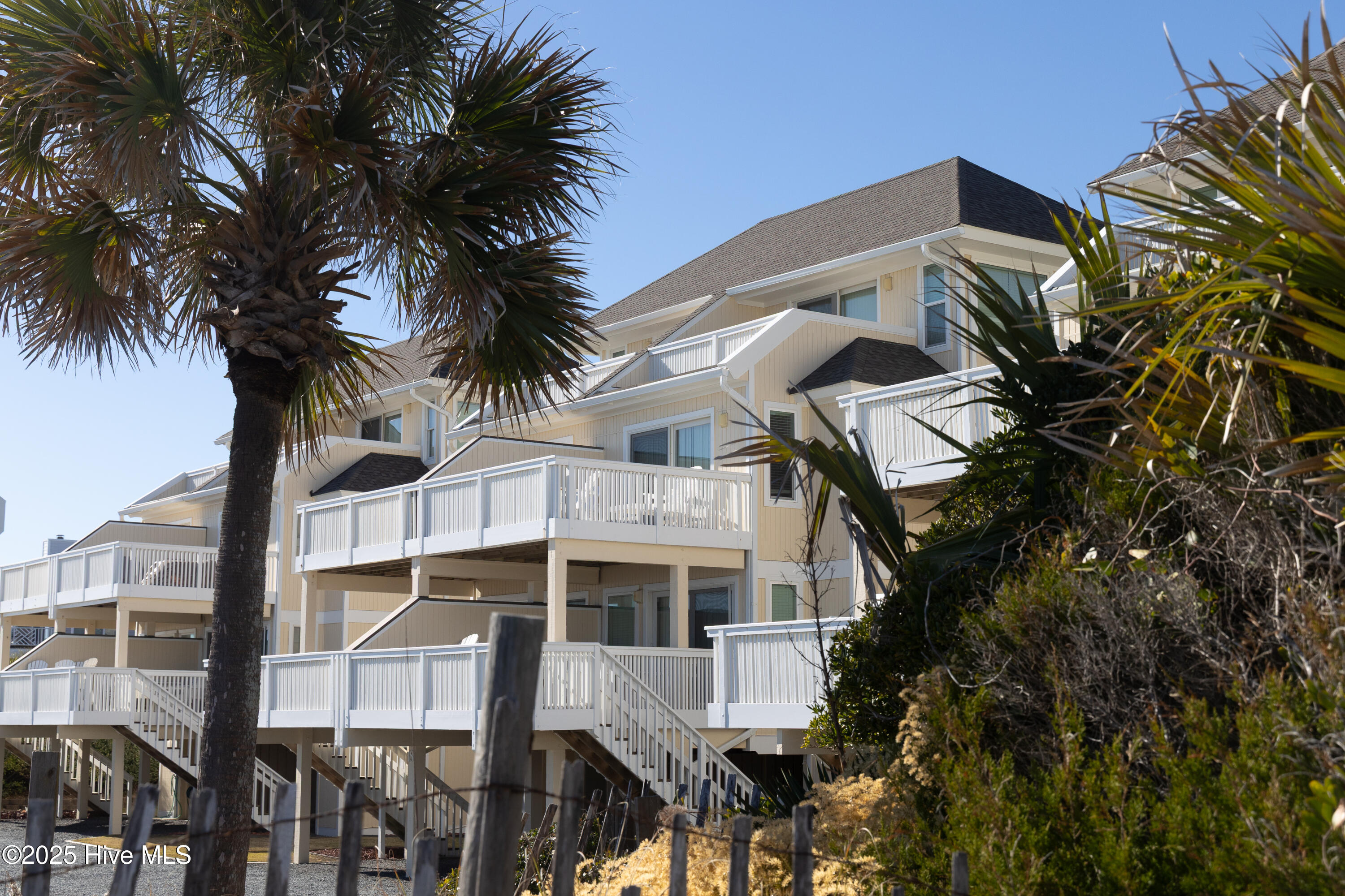 100547069 | Photo 26