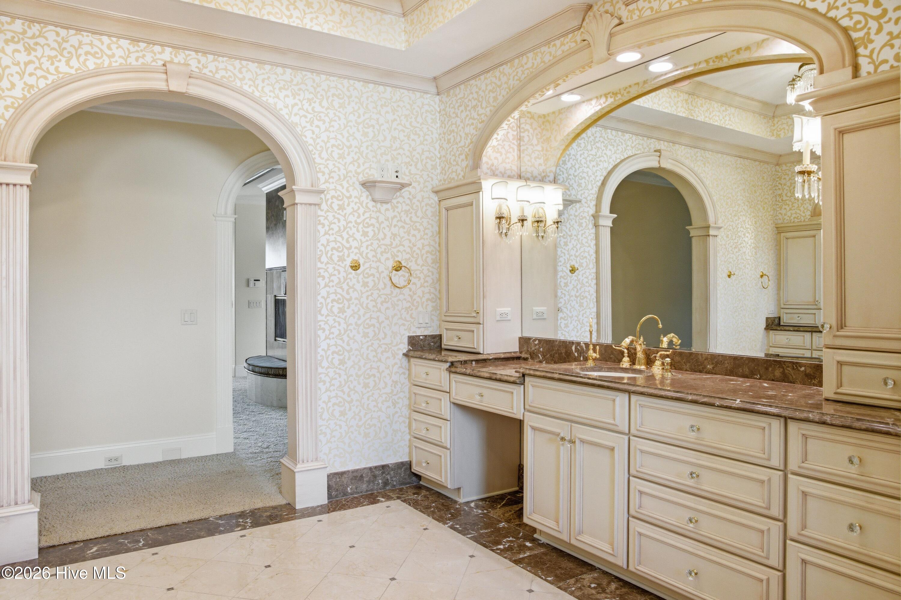 100557099 | Photo 31