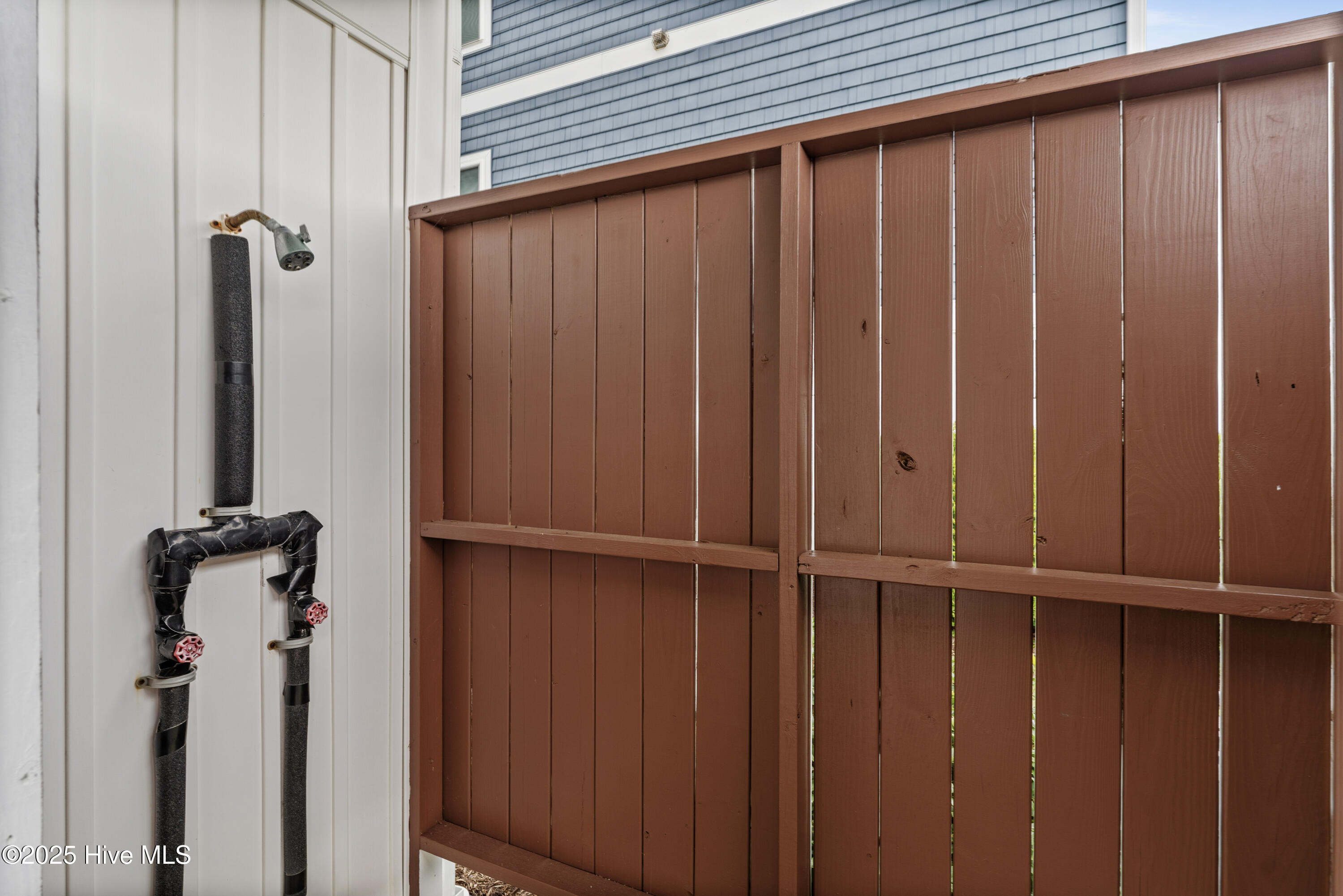 100522807 | Photo 26