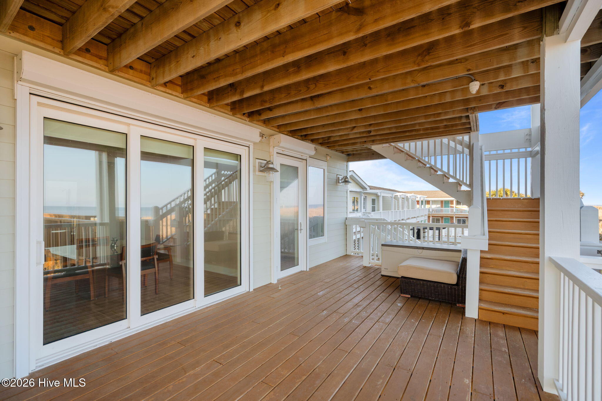 100554611 | Photo 51