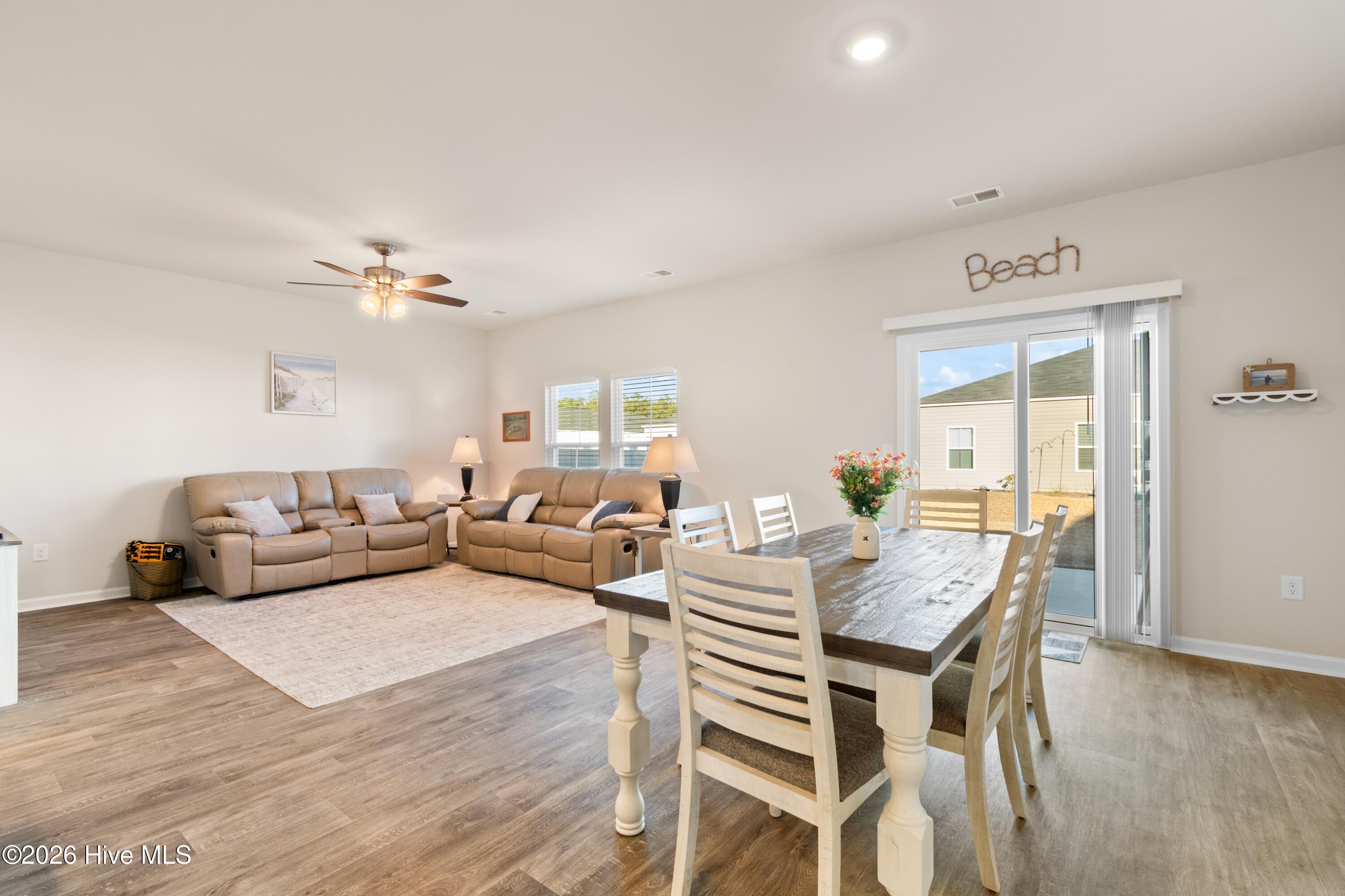 100547205 | Photo 13