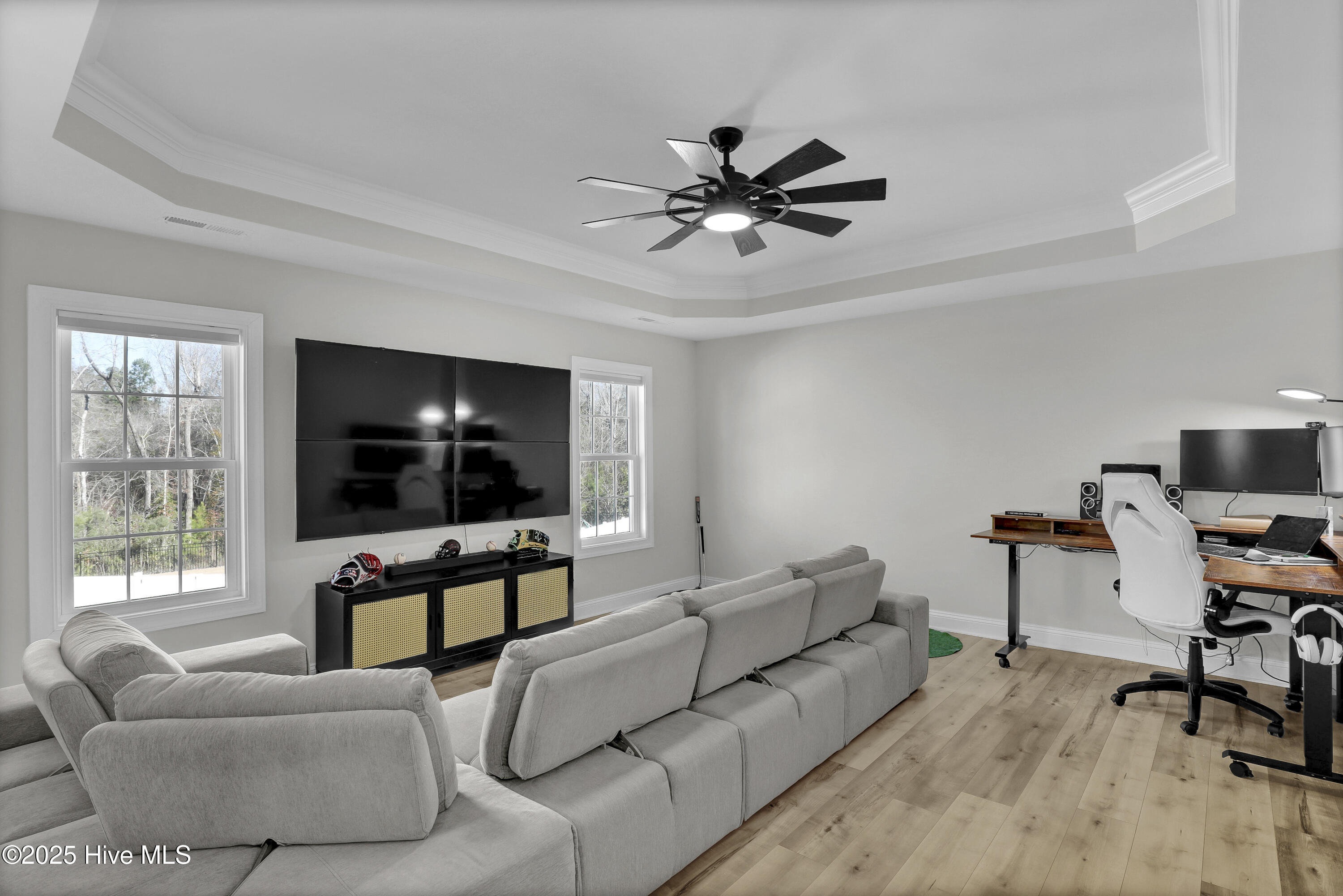 100546103 | Photo 38