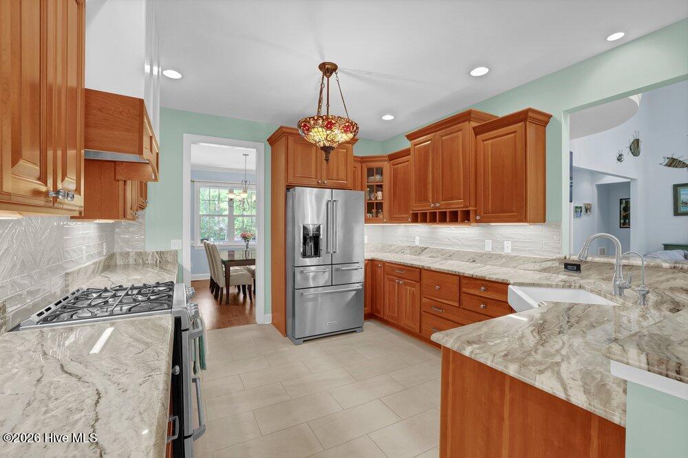 100568961 | Photo 21