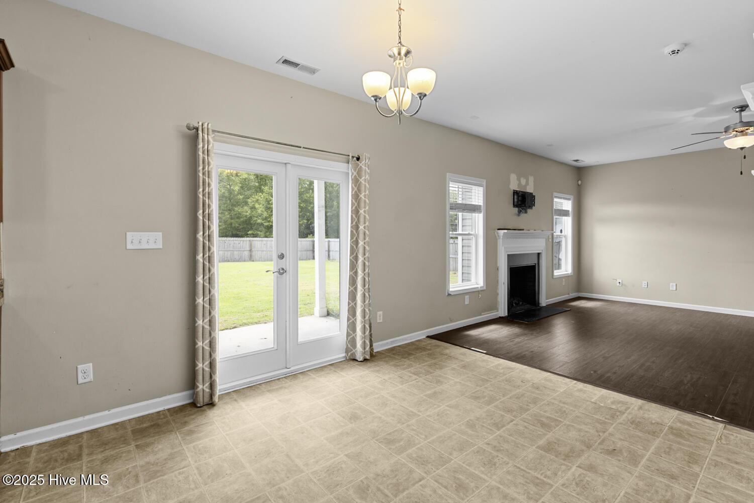 100506336 | Photo 10