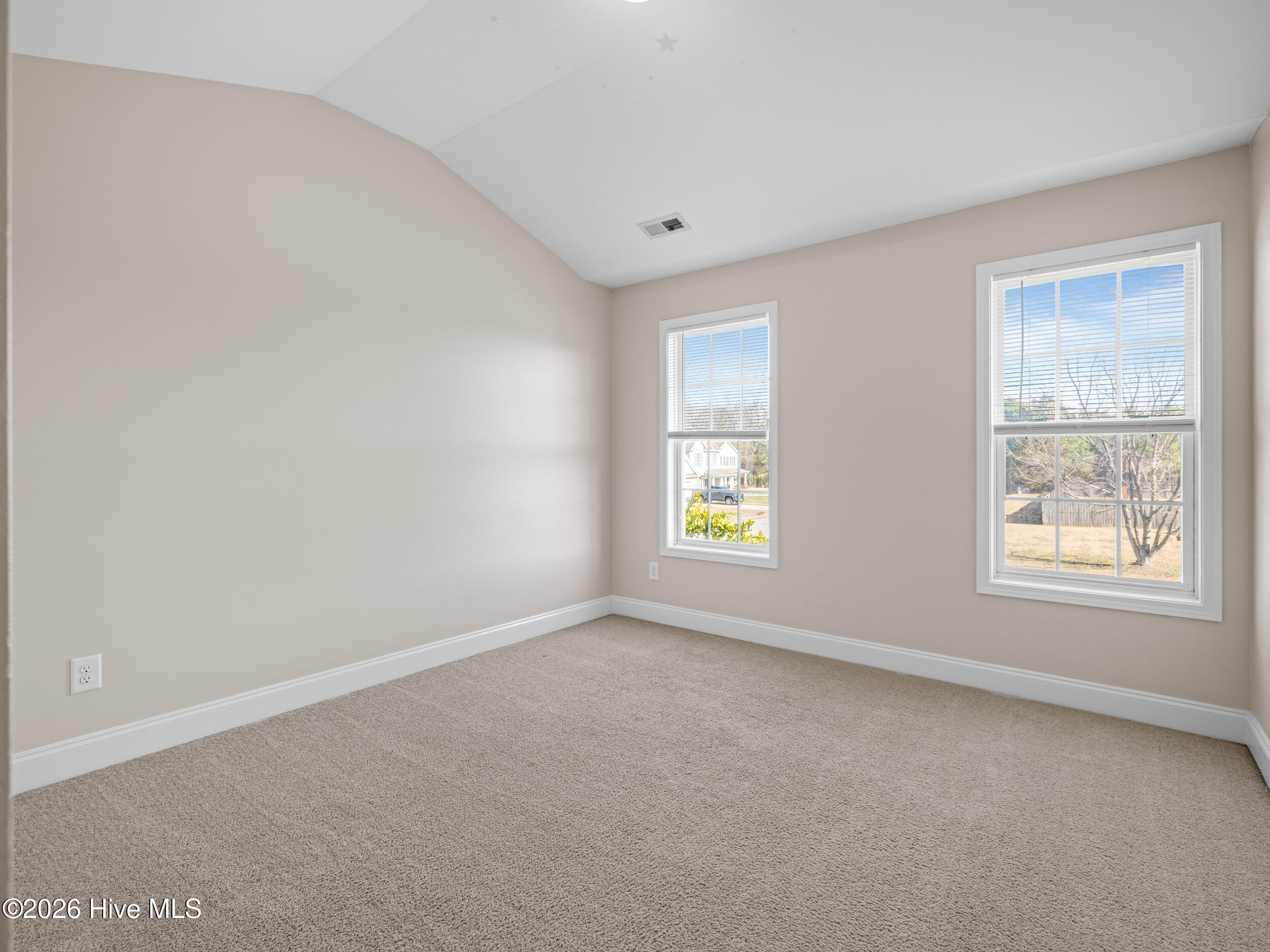 100549292 | Photo 44