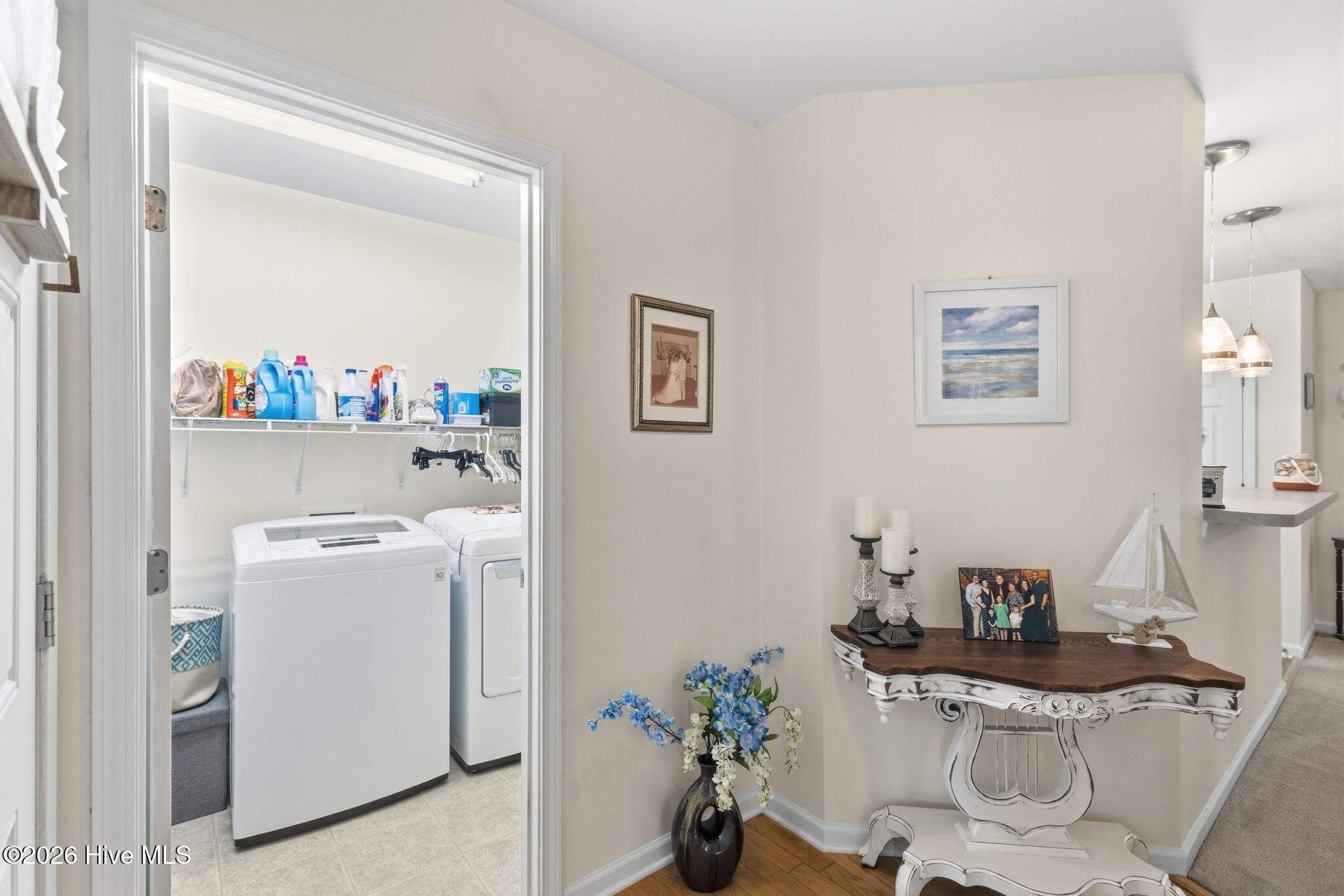 100557831 | Photo 33