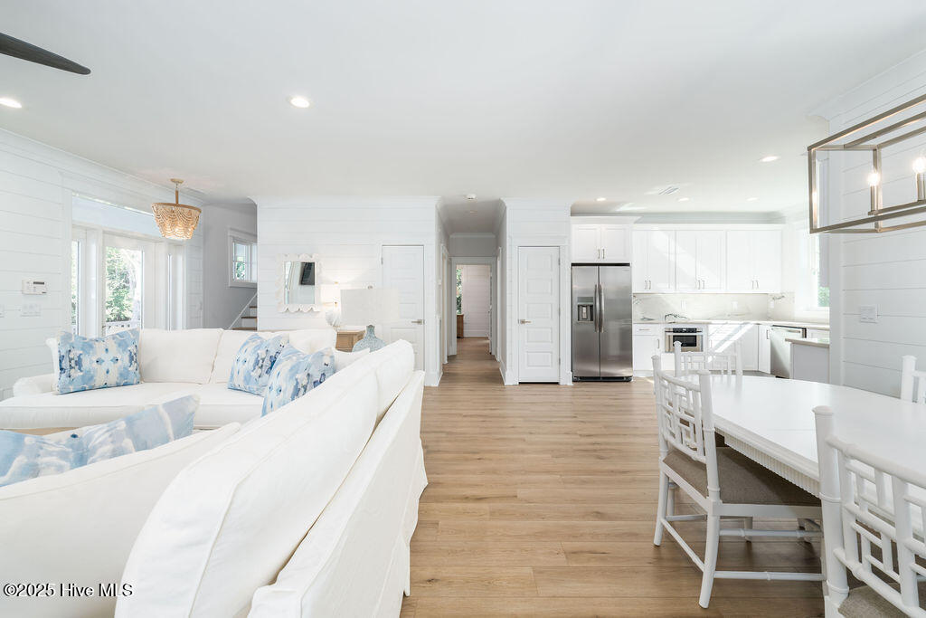 100564939 | Photo 16