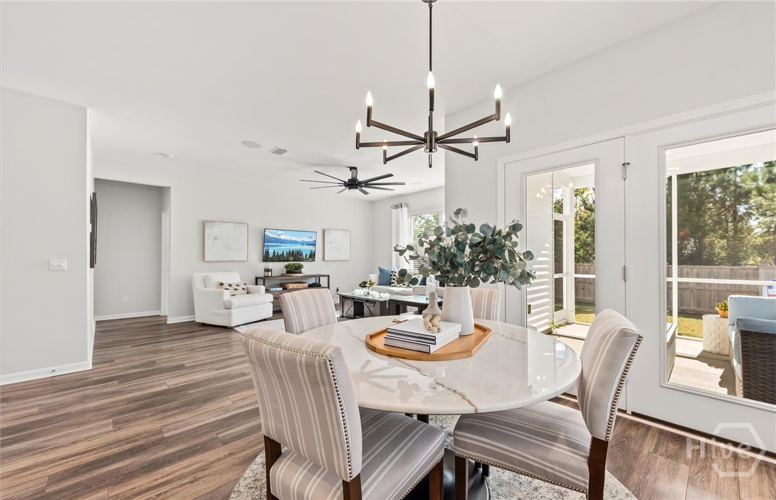 Pictures, photographs, colors, features, and sizes