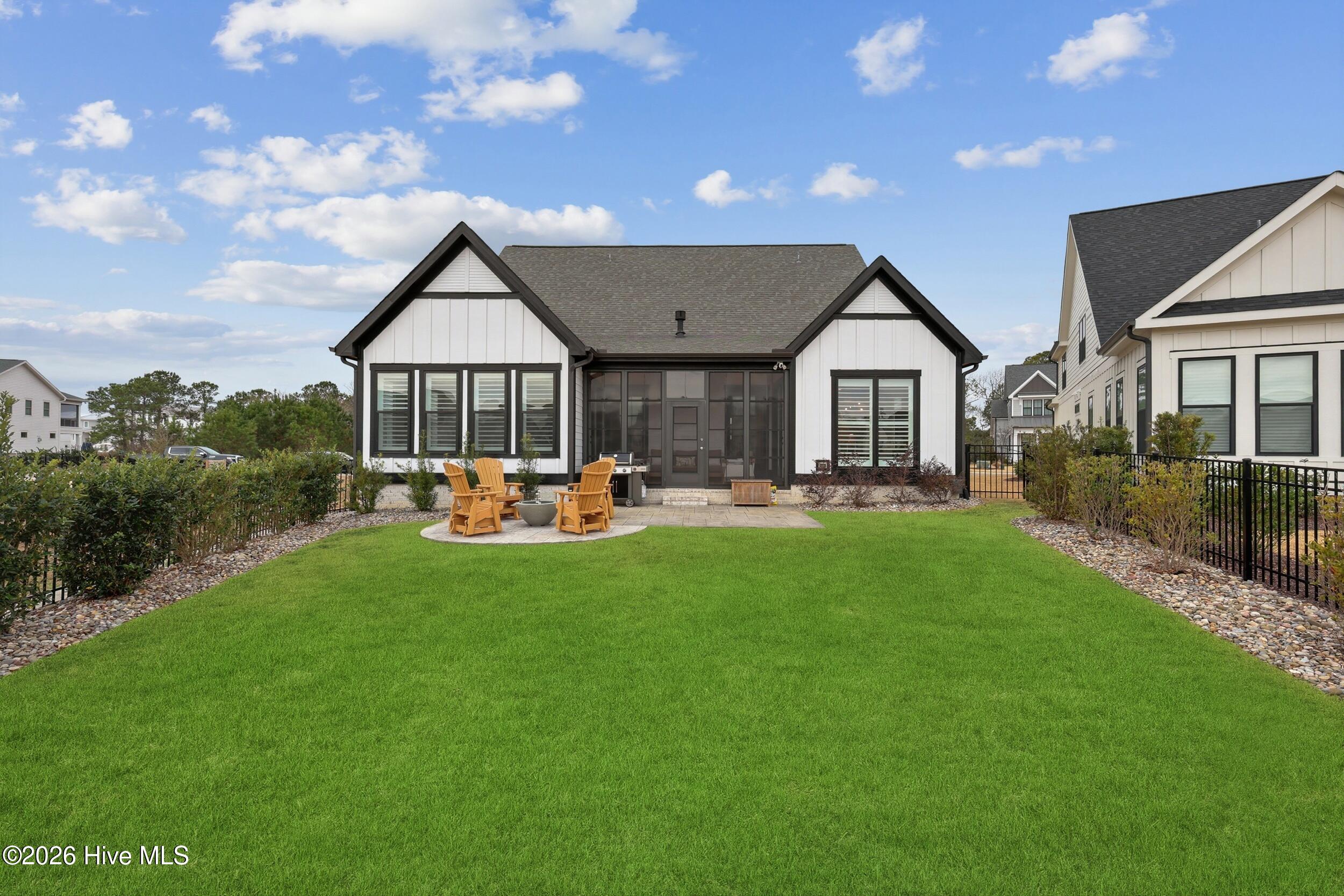 100551729 | Photo 47