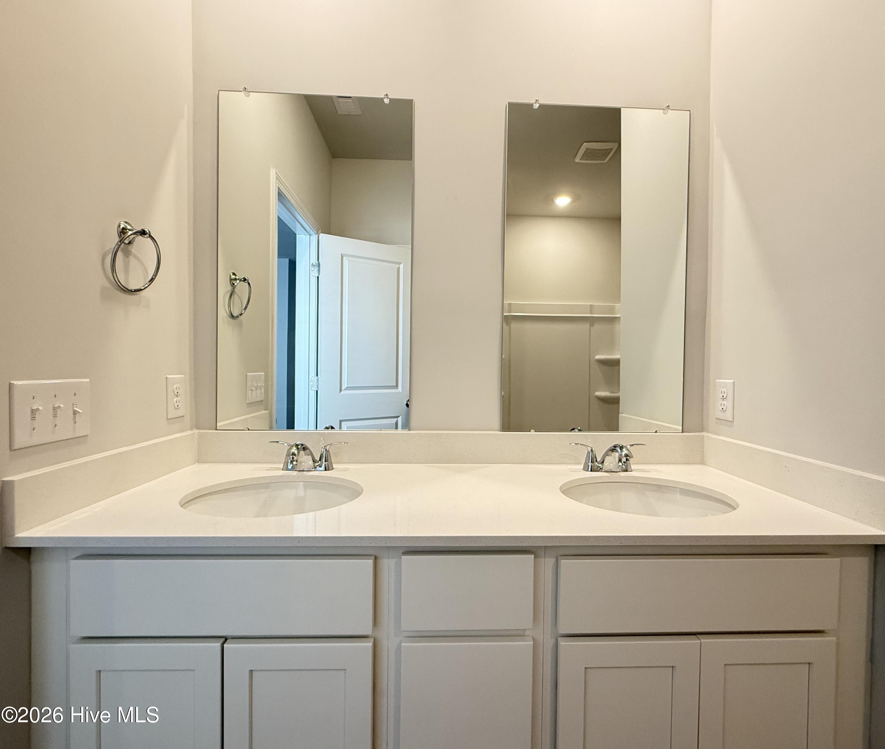 100526297 | Photo 10