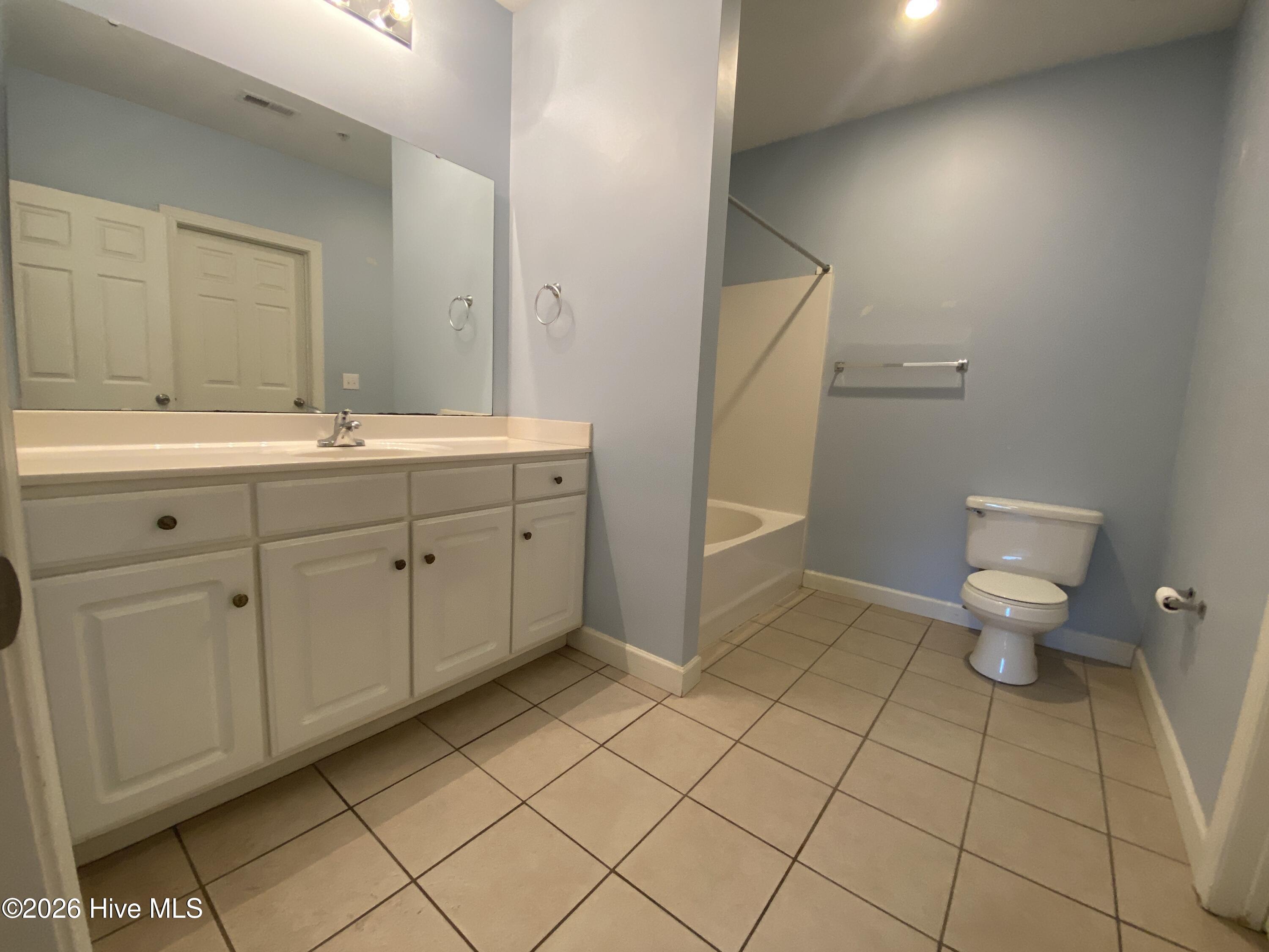 100549389 | Photo 17