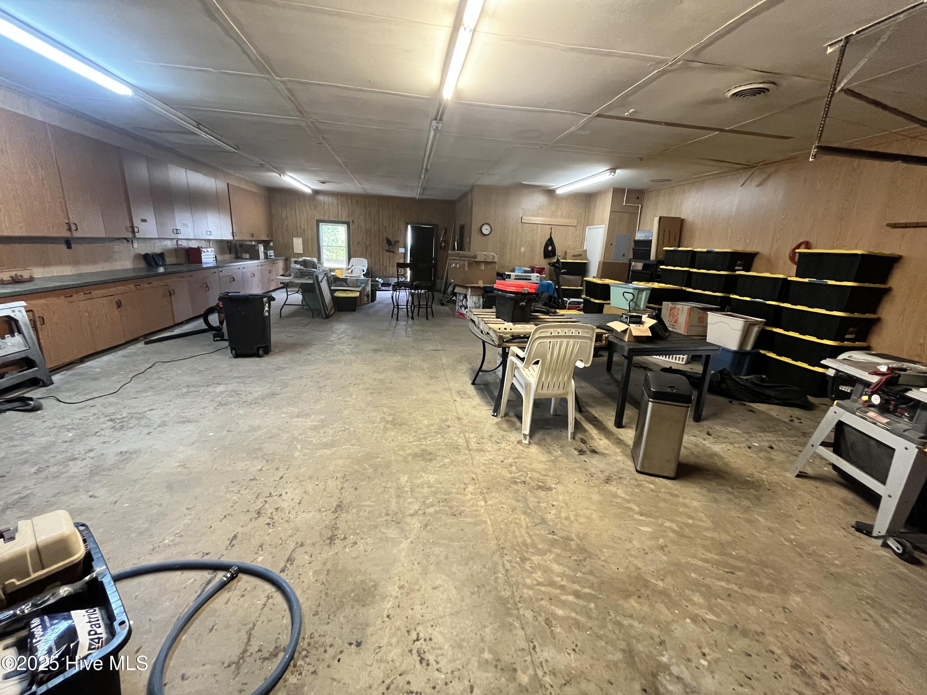 100540305 | Photo 19