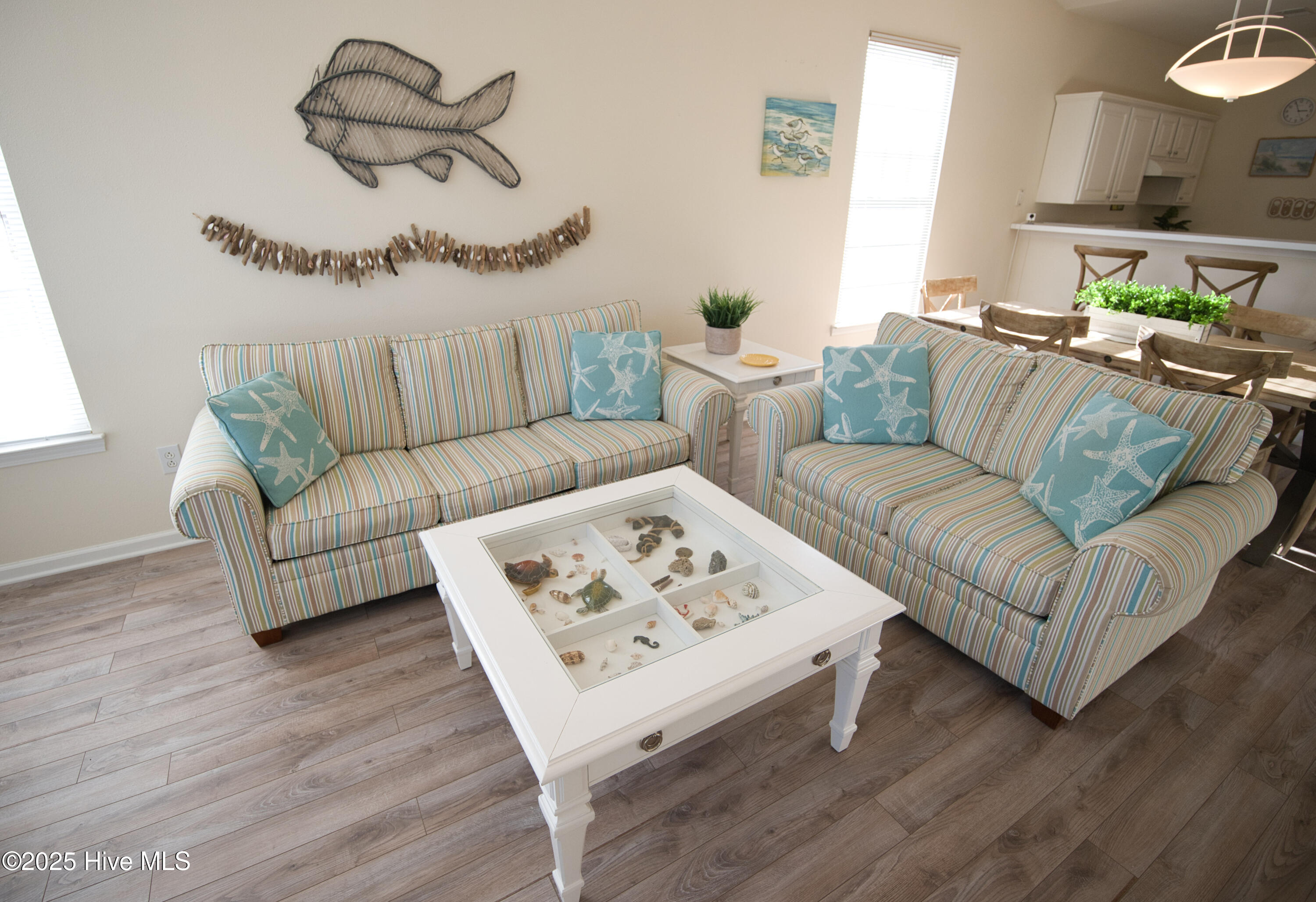 100546410 | Photo 17