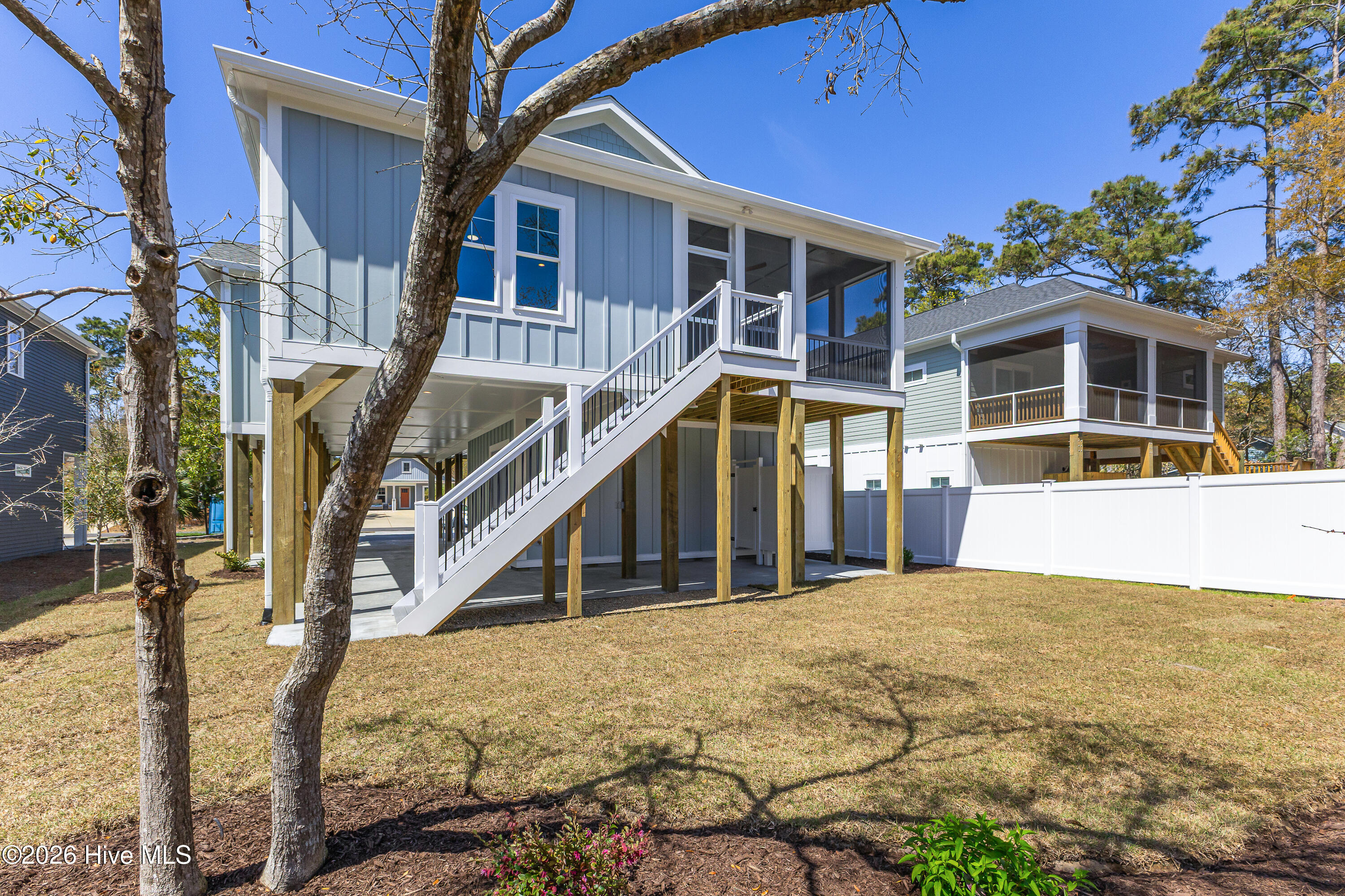 100564365 | Photo 41