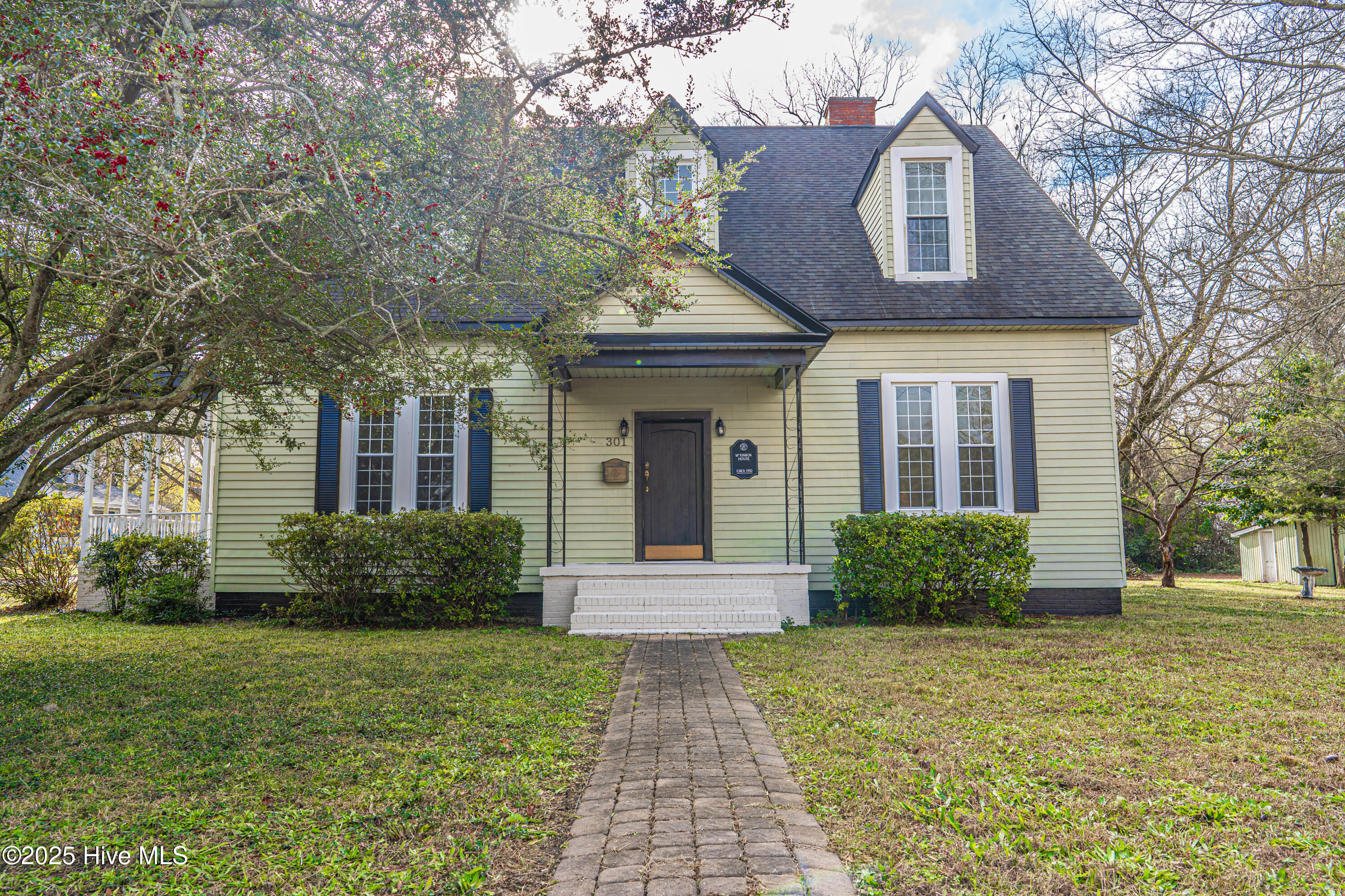 Homes for sale in Maxton, NC | 301 W Central St, Maxton, NC 28364 | MLS# 100543892