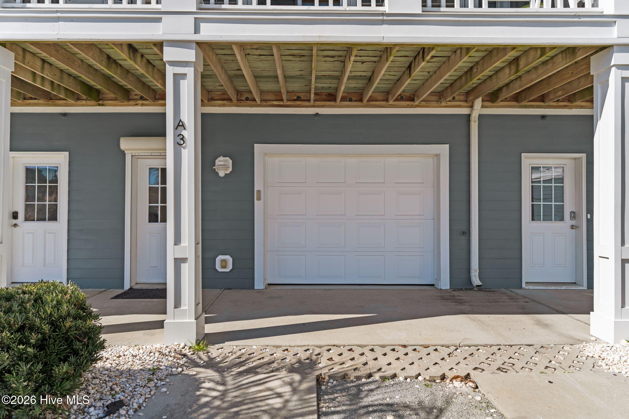 100530858 | Photo 57