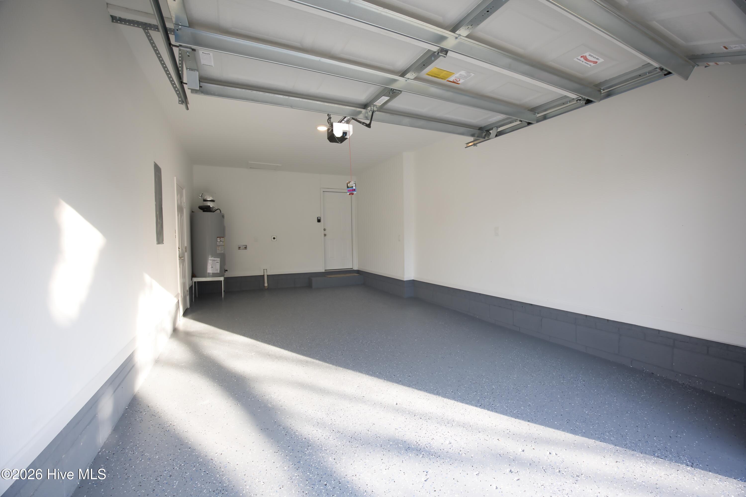 100561992 | Photo 29