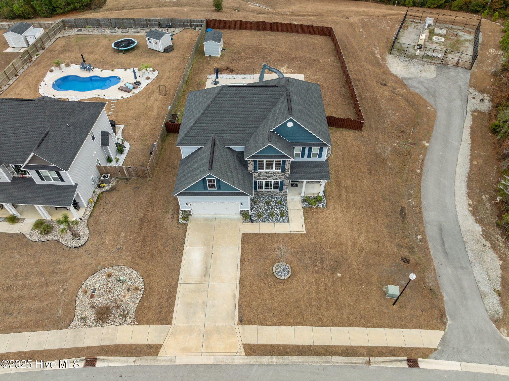 100546681 | Photo 56