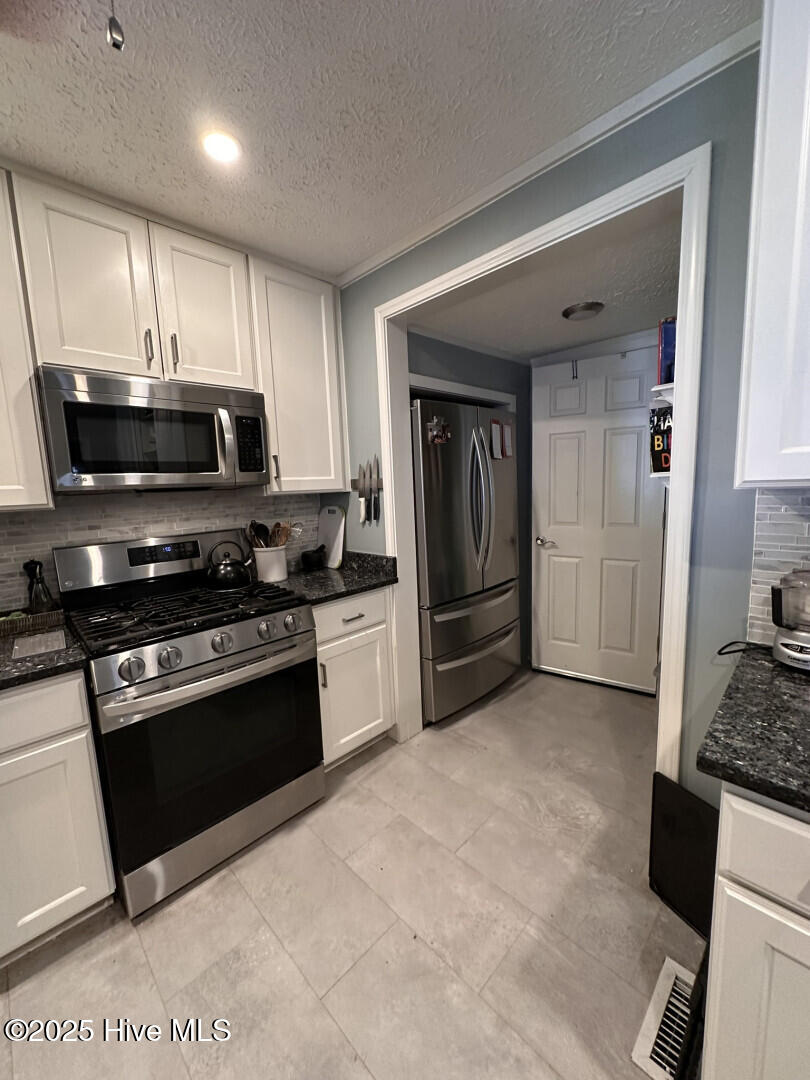 915 Midland Drive, Wilmington, NC 28412 – photo 5: 915MidlandDr_59830_5