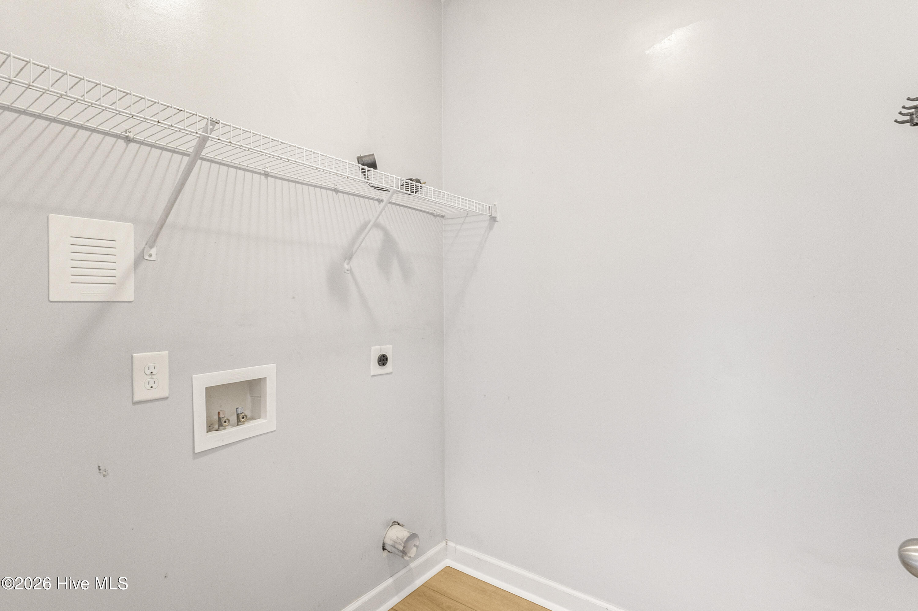 100552457 | Photo 12