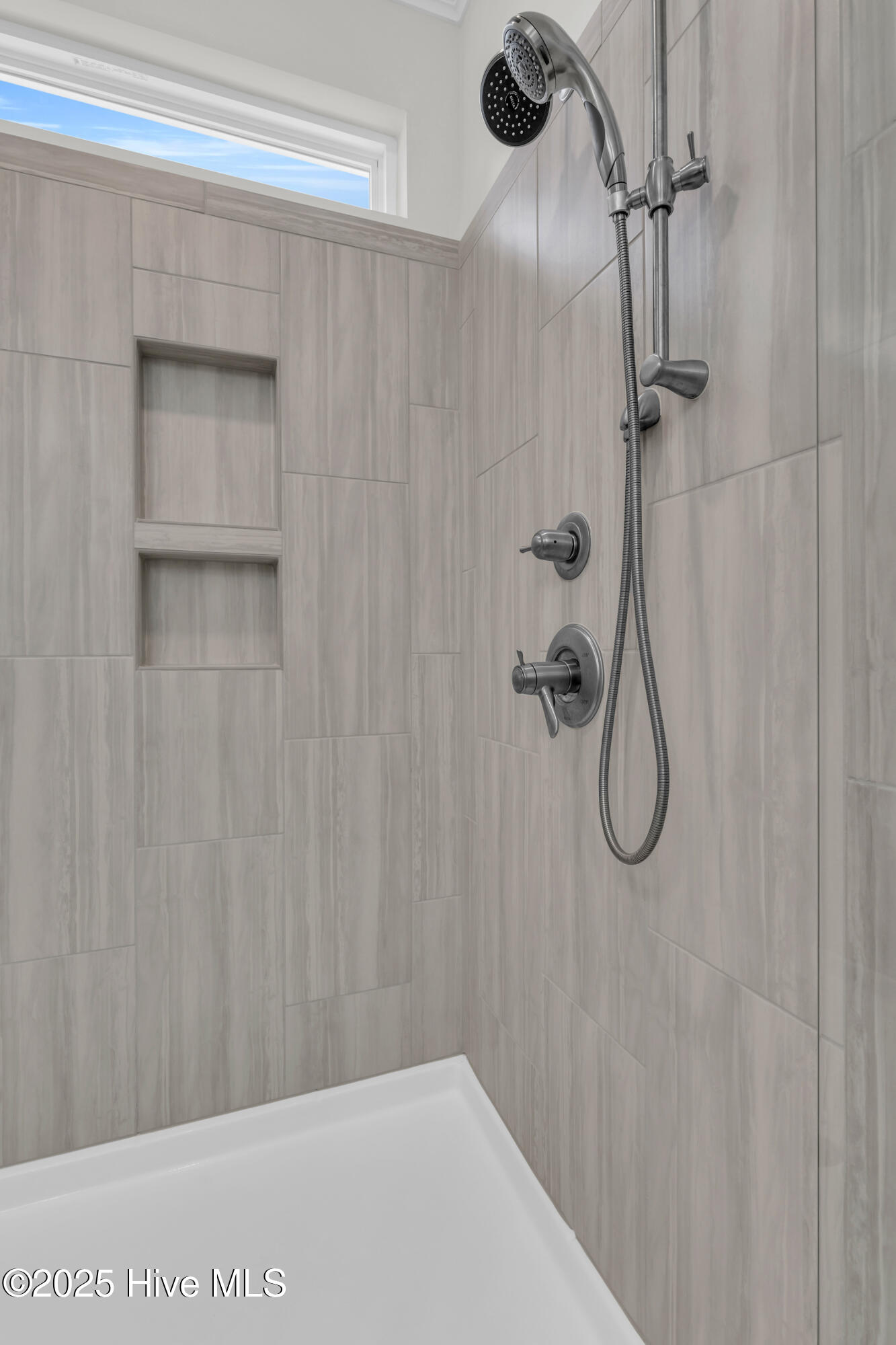 100532615 | Photo 20