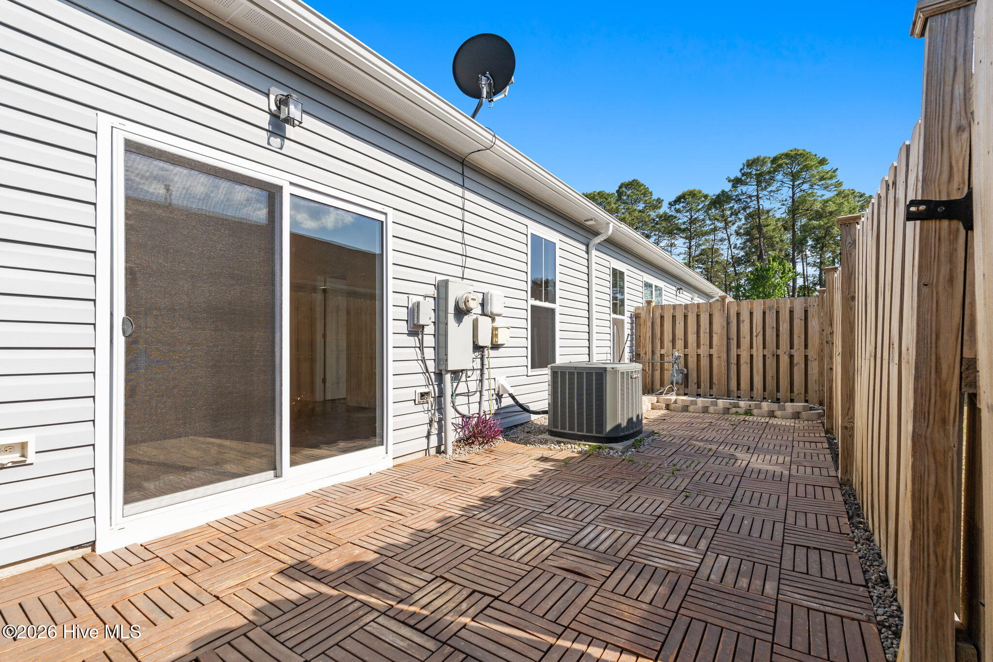 100540133 | Photo 23