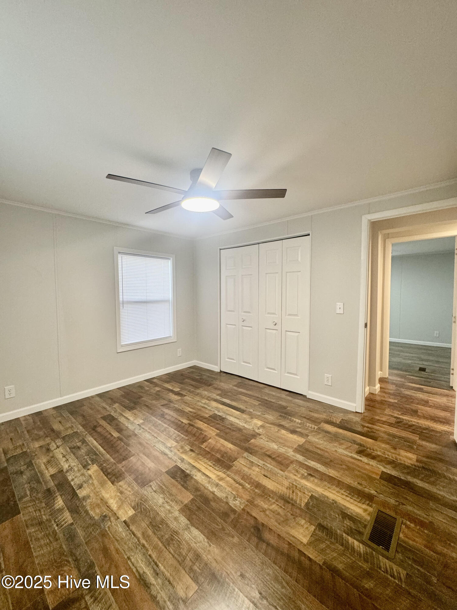 100546285 | Photo 40