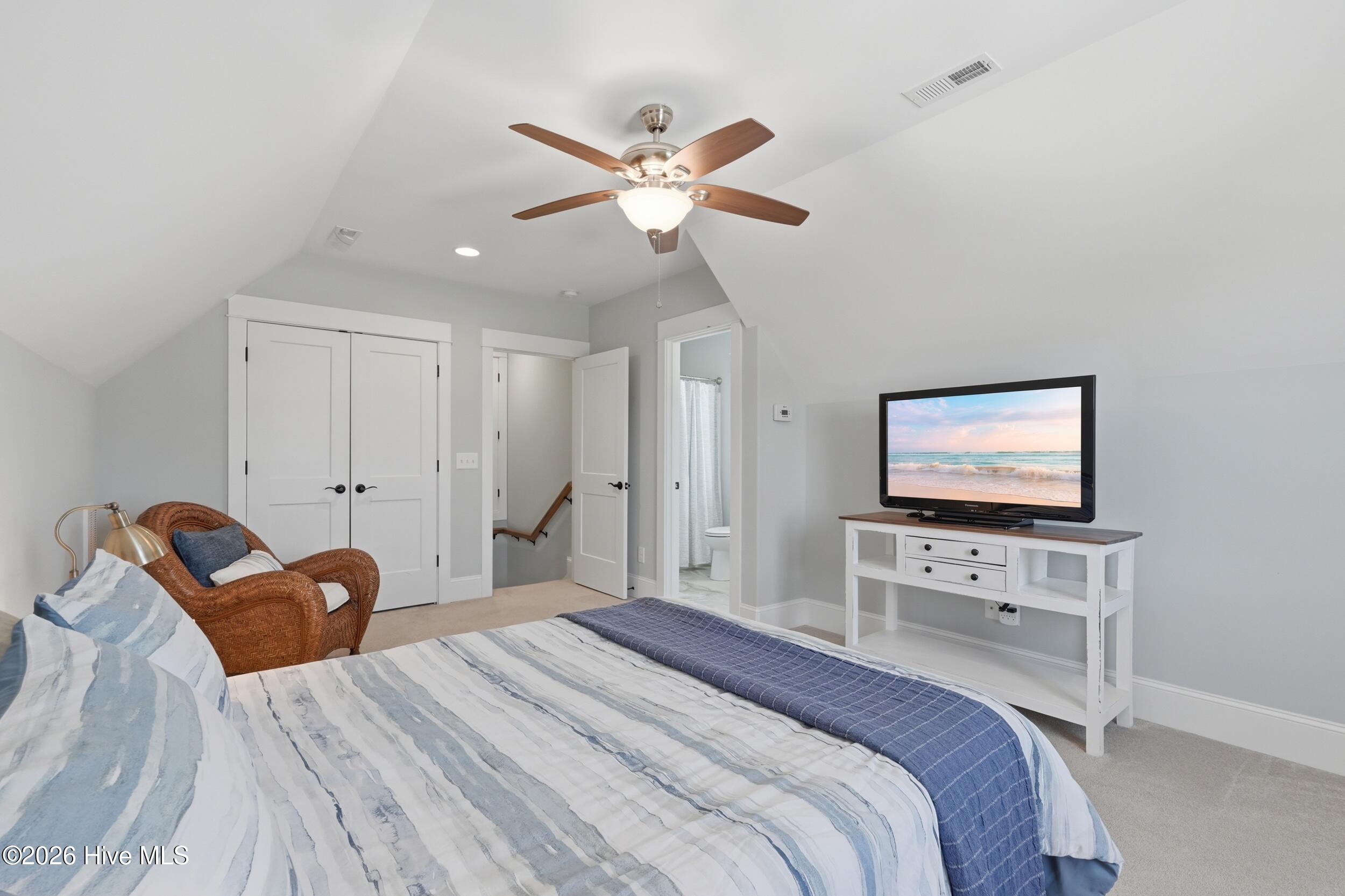 100567823 | Photo 55