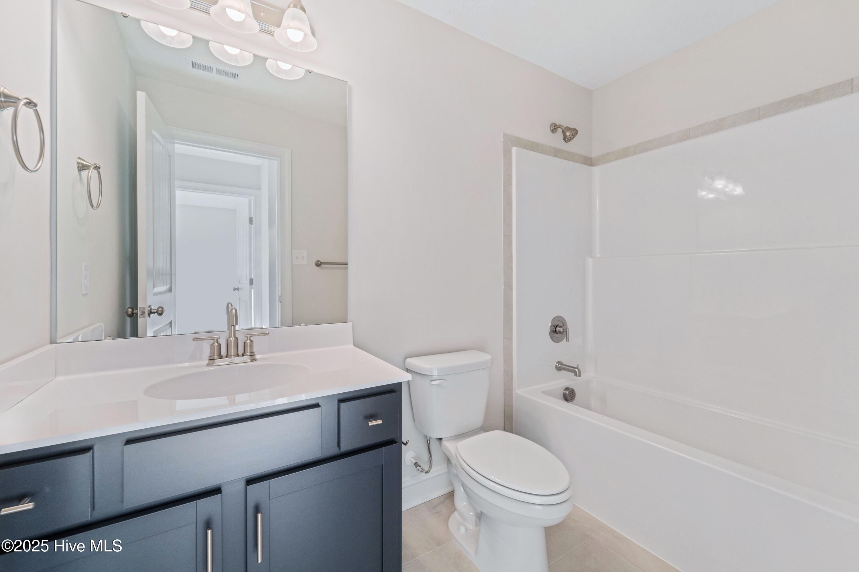 100519651 | Photo 15